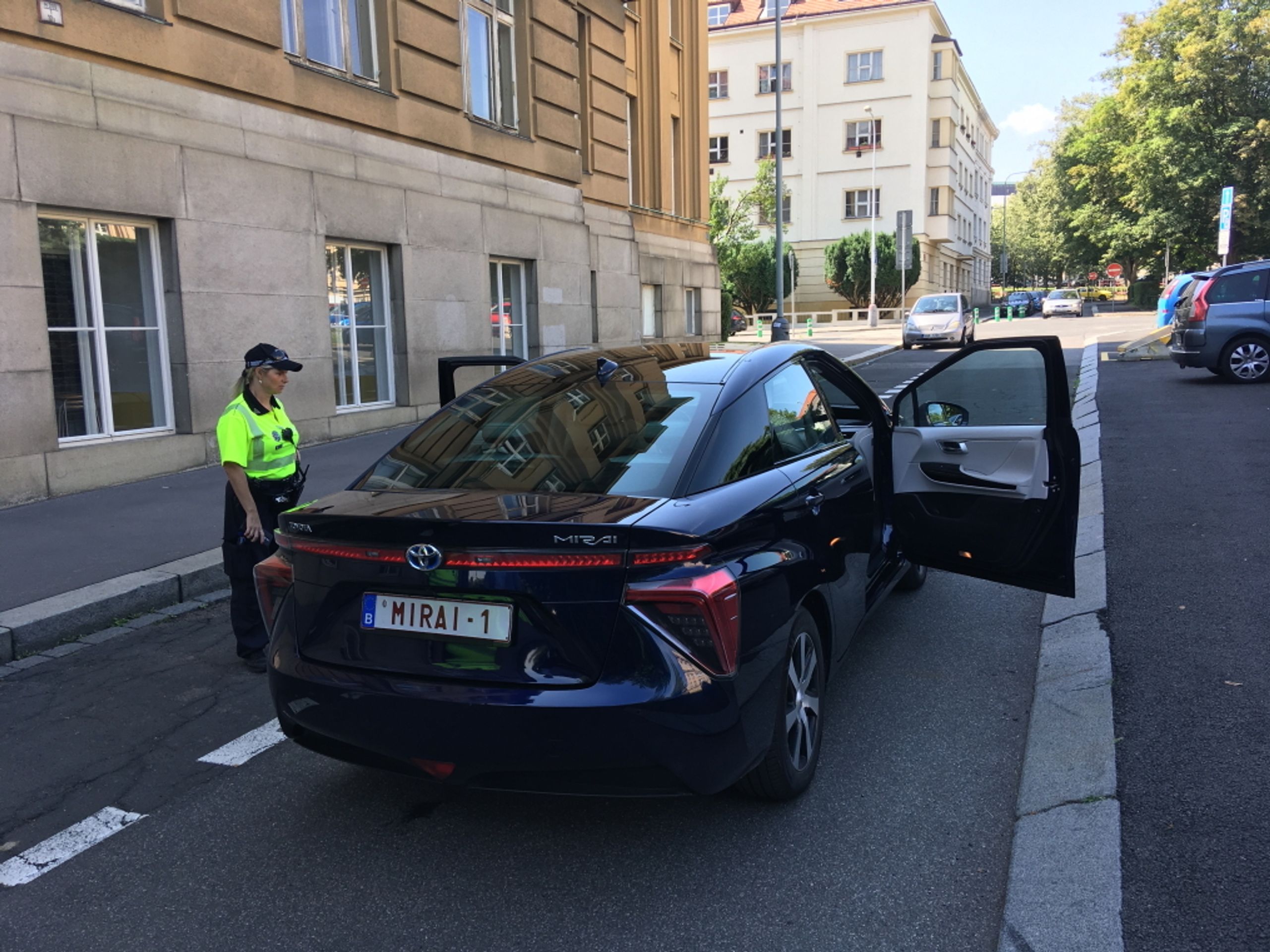 Toyota Mirai - 6 - Fotogalerie: Vodíková Toyota Mirai (6/26)