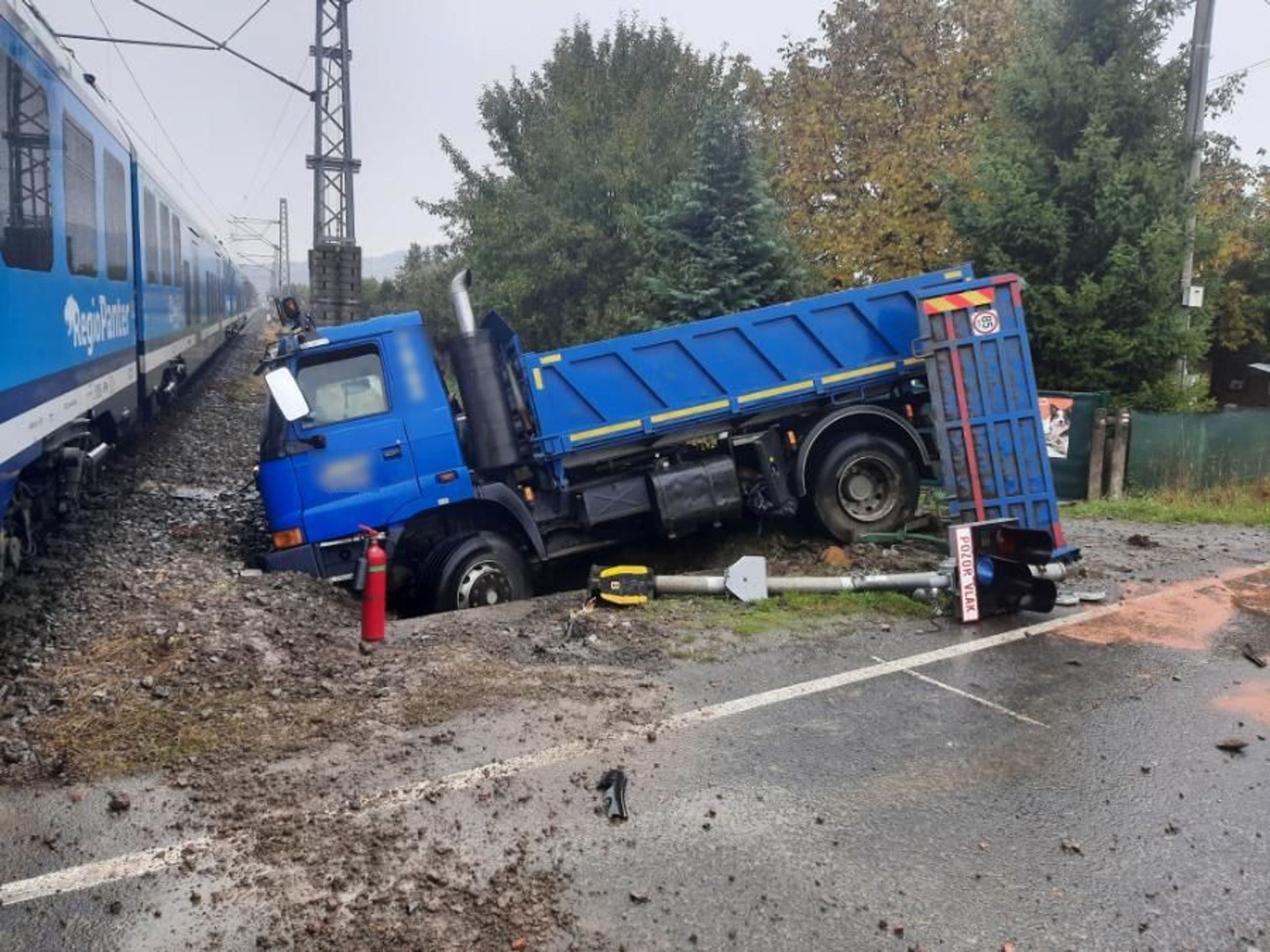 Srážka vlaku s vozidlem v Šumperku (4) - Srážka vlaku s vozidlem v Šumperku (1/5)