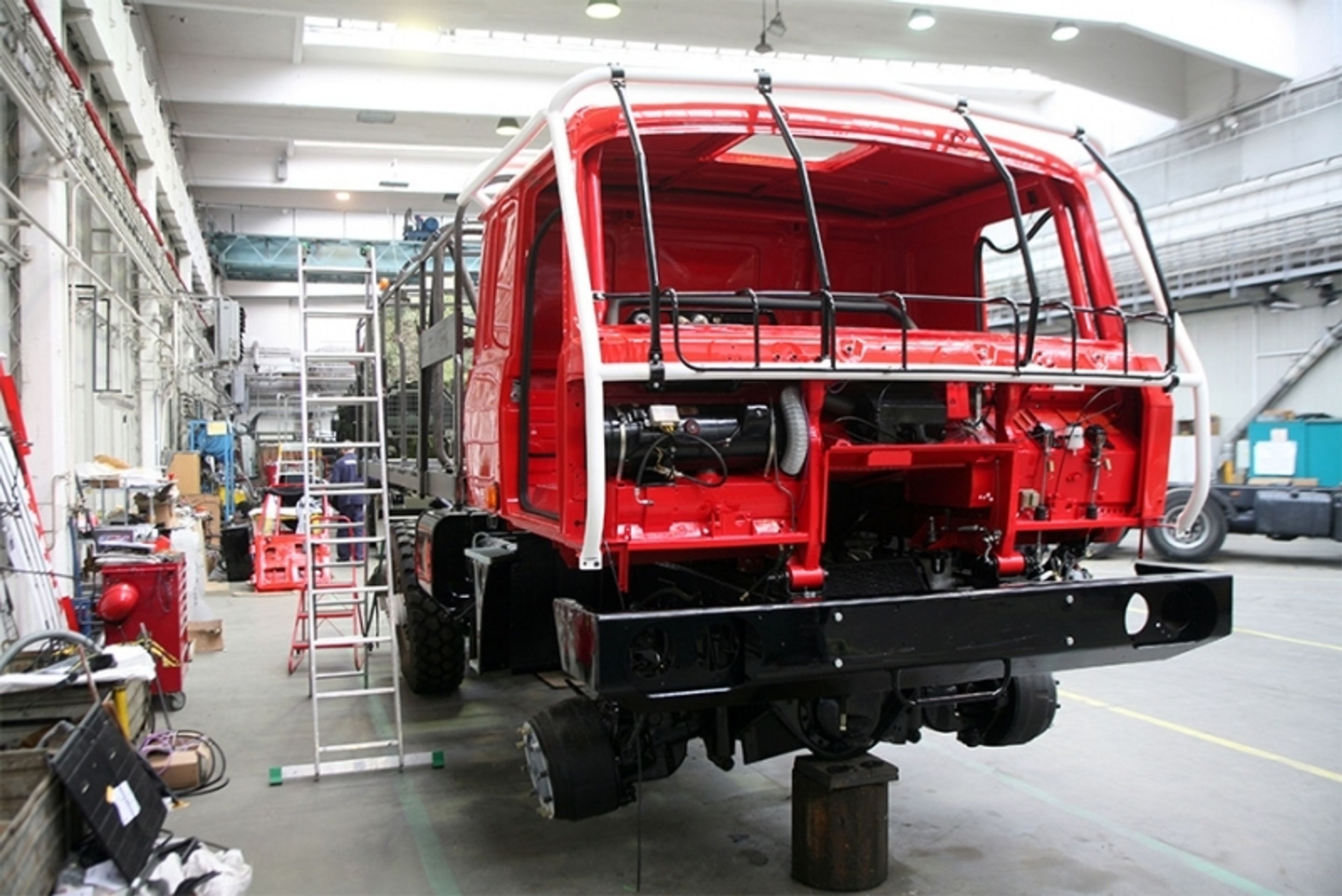 Tatra - 26 - GALERIE: Renovace závodní Tatry 815 6x6 VE "Ostrý-II" (9/16)