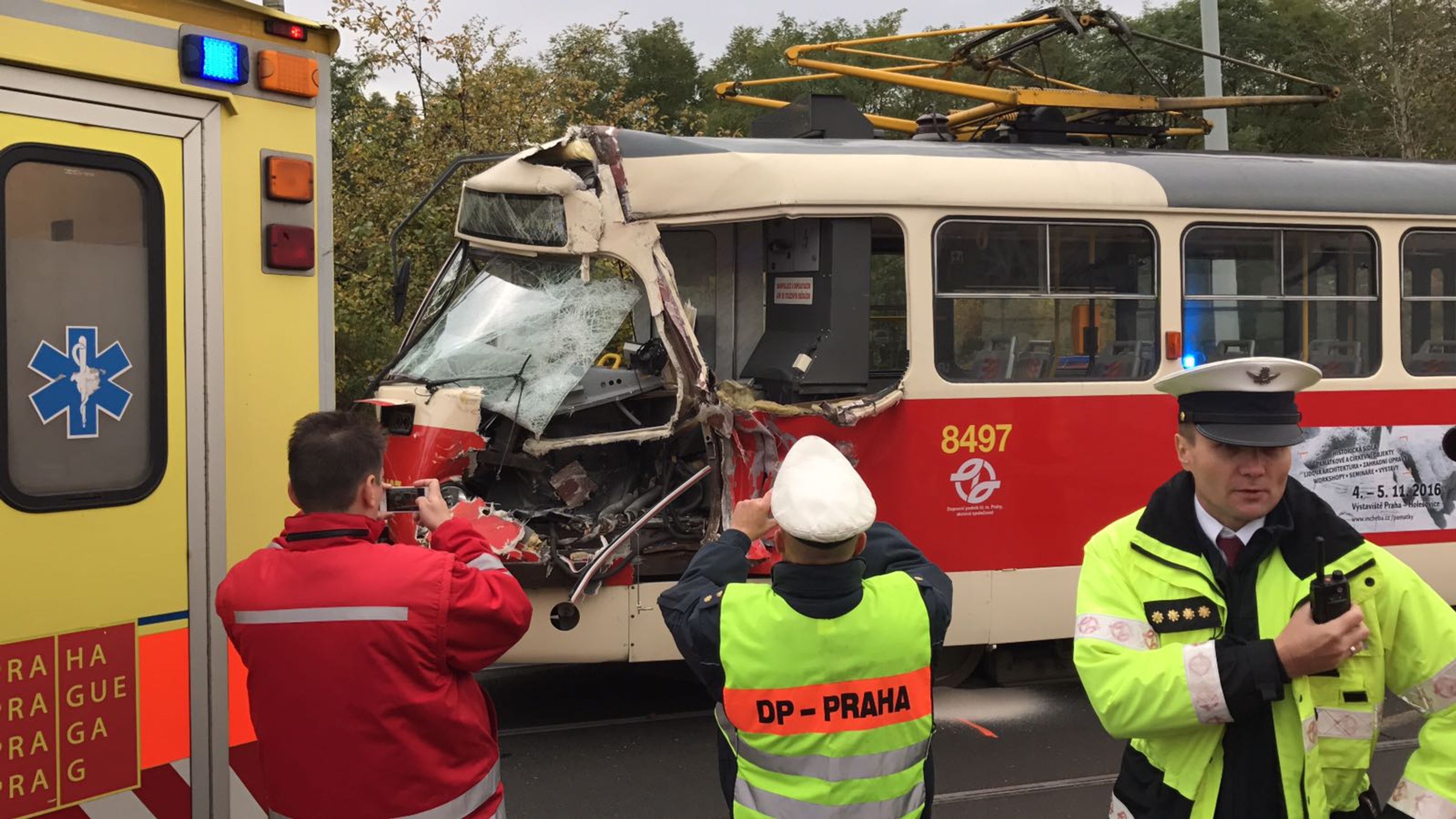 Tramvajová nehoda v ulici Gen.Šišky - GALERIE: Nehoda tramvaje a nákladního auta v ulici Gen. Šišky (4/4)