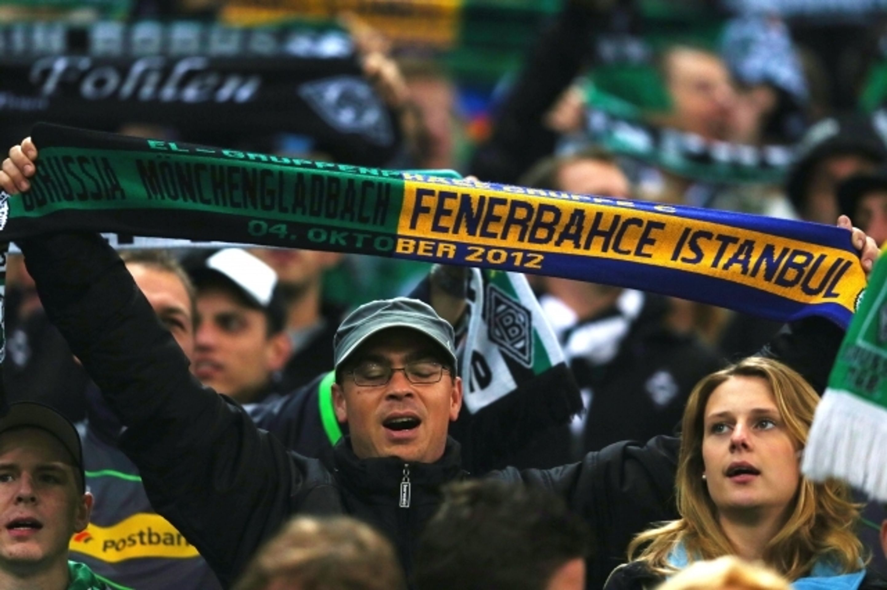 Fanoušci Fenerbahce Istanbul - 2 - GALERIE: Fanoušci Fenerbahce (6/7)