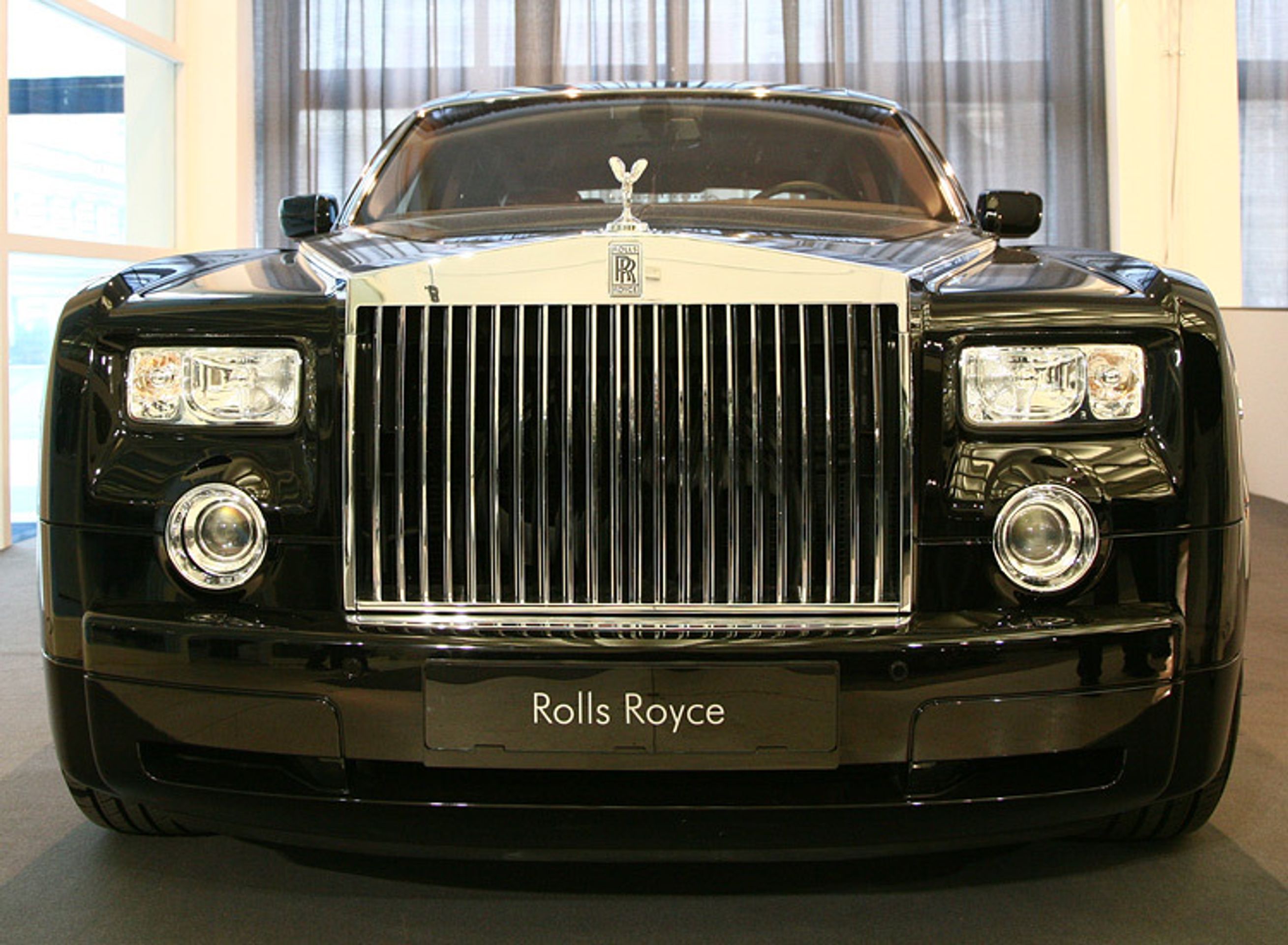 Rolls Royce - Sáhněte si na luxusní bouráky (5/6)