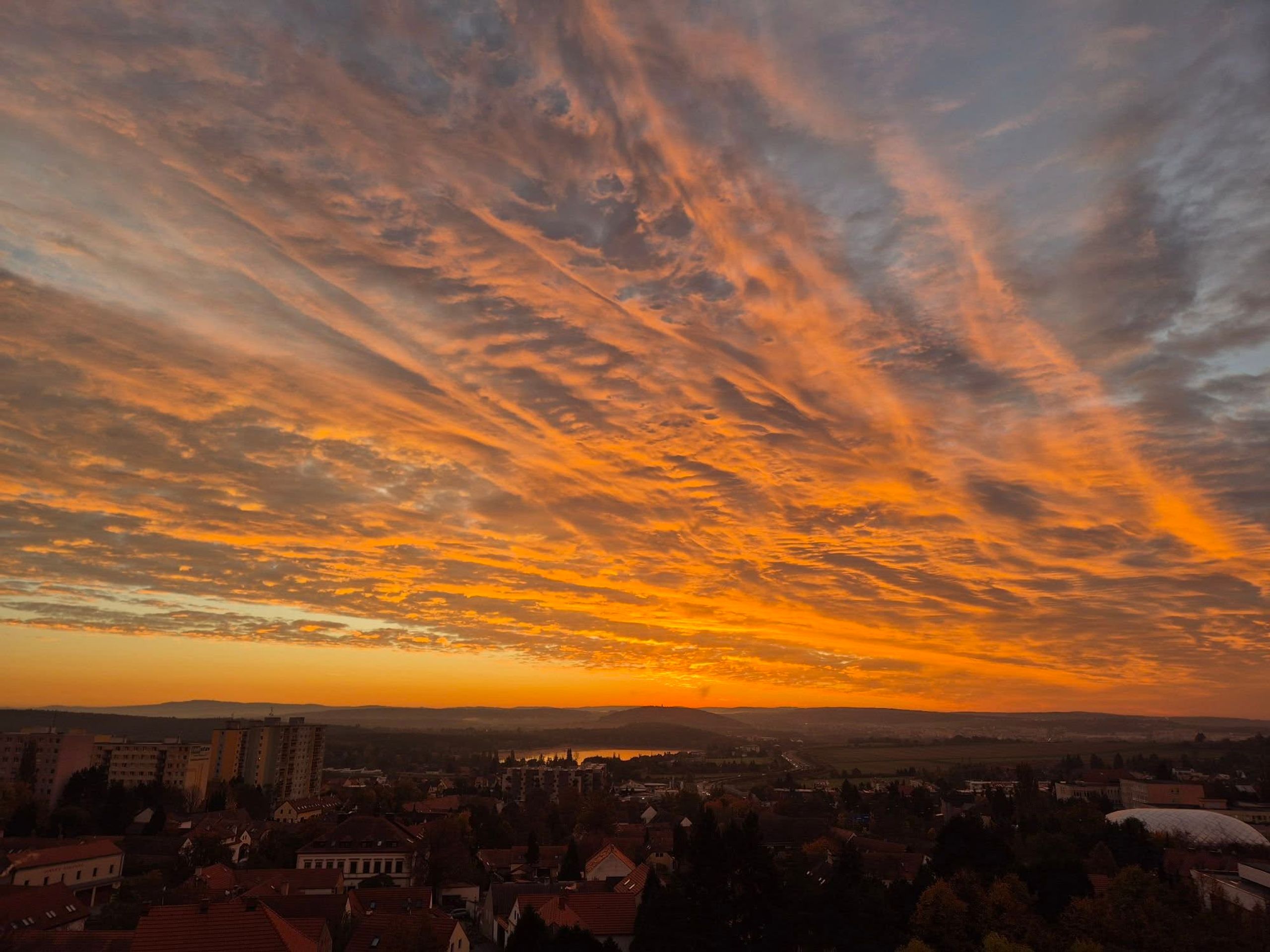 Nebe nad Plzní - Nebe nad Plzeňskem (2/6)