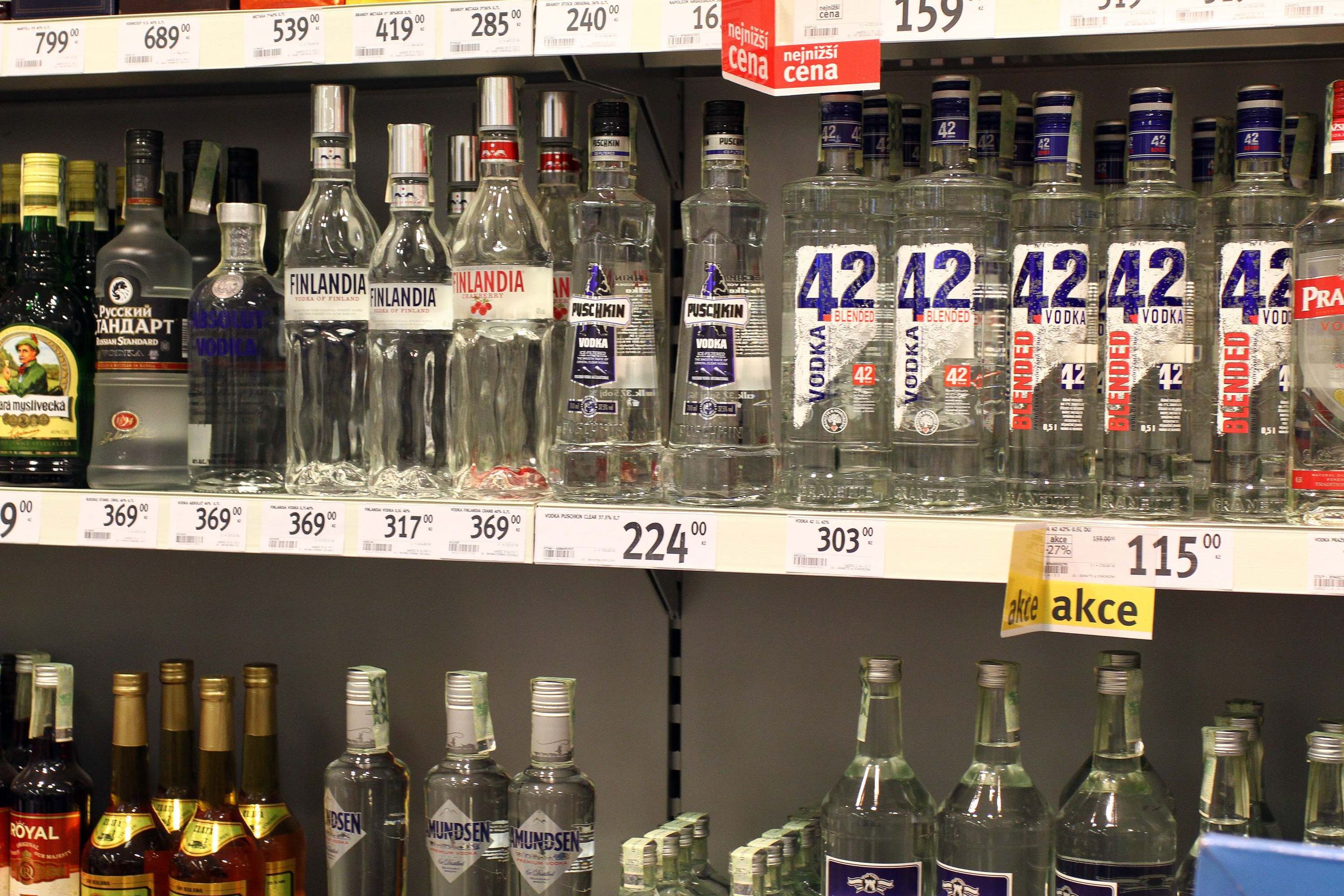Prodejny stahují alkohol z pultů - 9 - Obchody stahují alkohol z regálů (8/15)