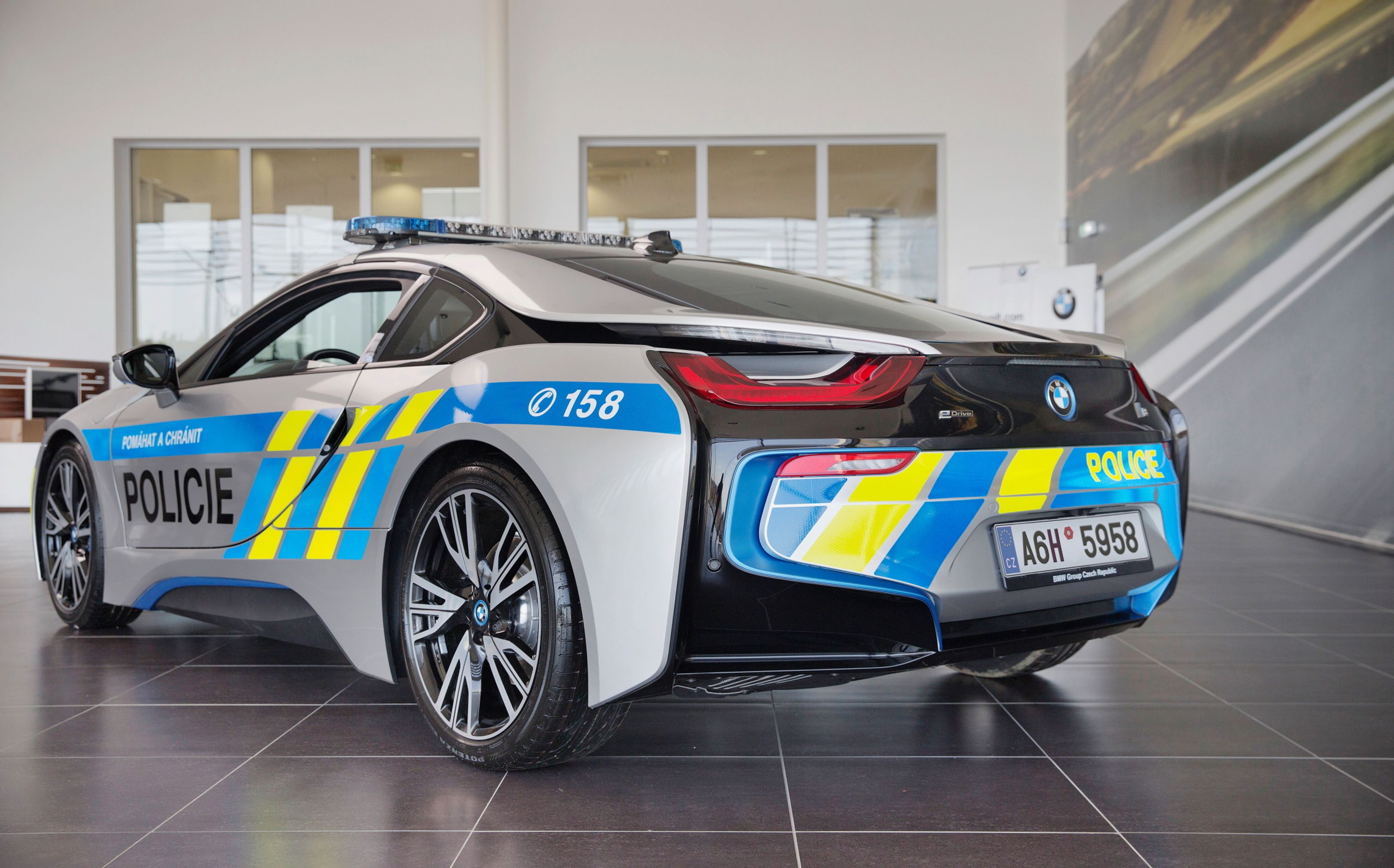 BMW_i8 pro Policii ČR - 6 - Fotogalerie: Policejní BMW i8 Coupé (1/6)
