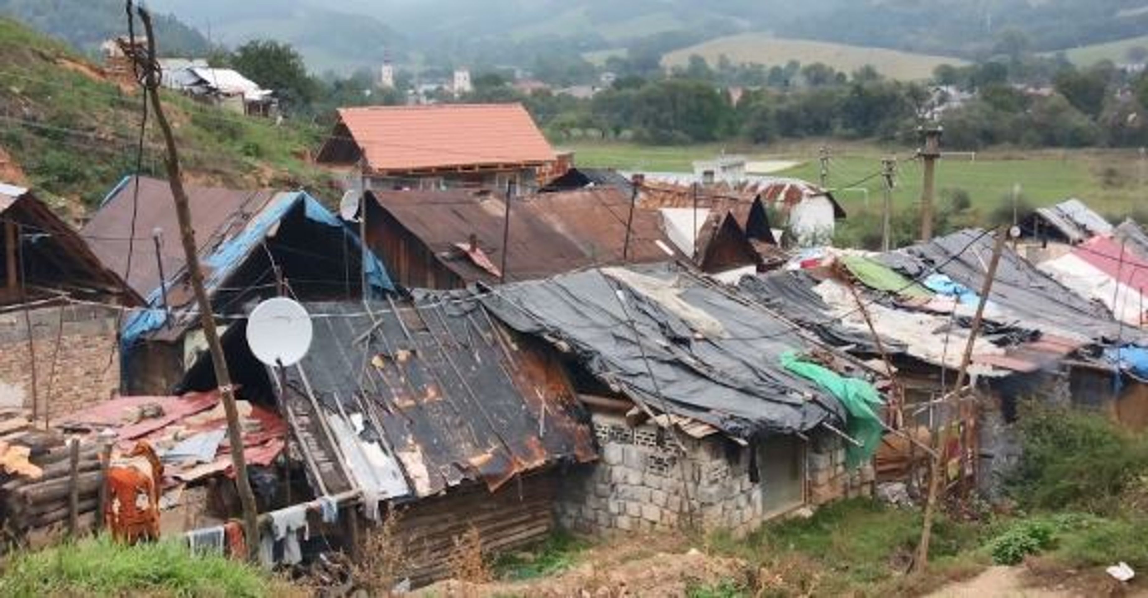 Romskou osadu přestěhovali do bytovky - 8 - GALERIE: Romskou osadu srovnali se zemí (1/9)