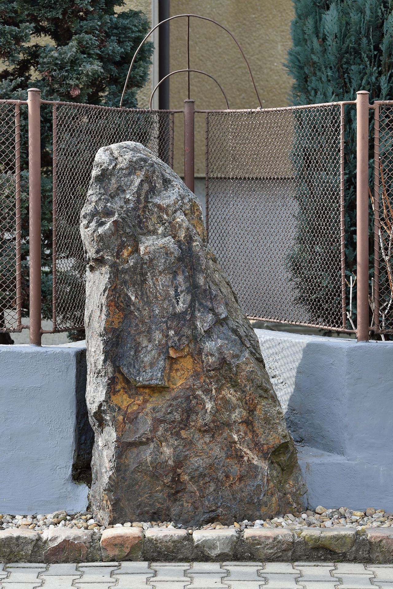 Menhir v Dolních Chabrech - 2 - GALERIE: Menhir v Dolních Chabrech (2/6)