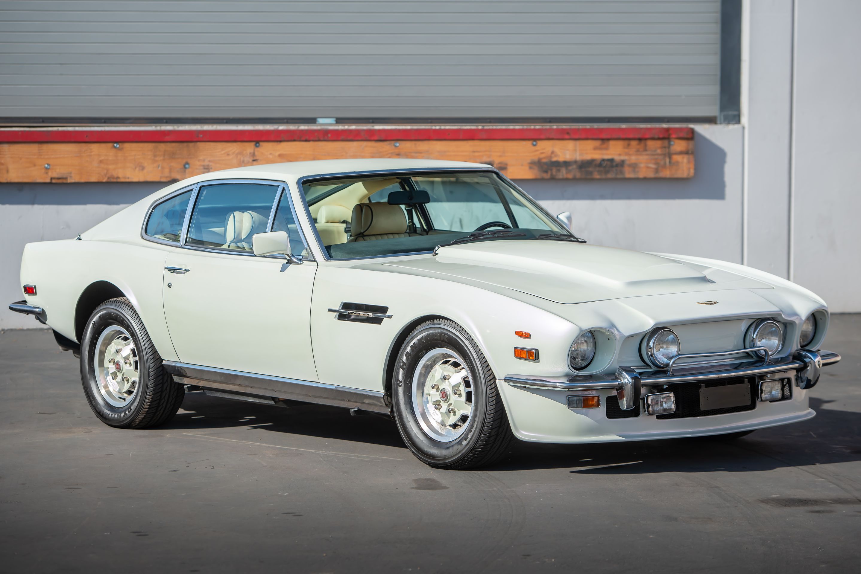 Aston Martin V8 Vantage - Aston Martin V8 Vantage (4/9)