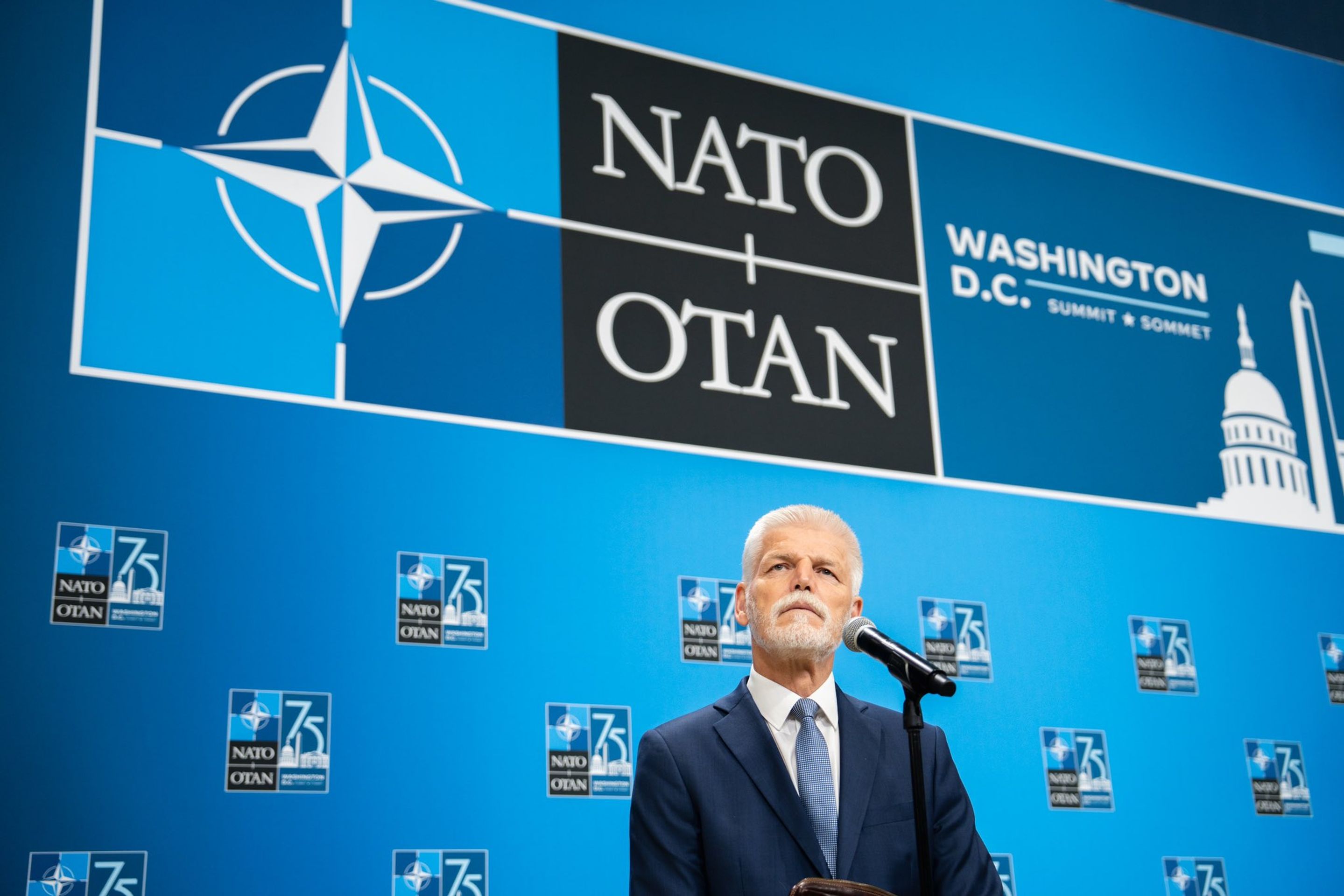 Petr Pavel na summitu NATO (3) - Petr Pavel na summitu NATO (1/4)