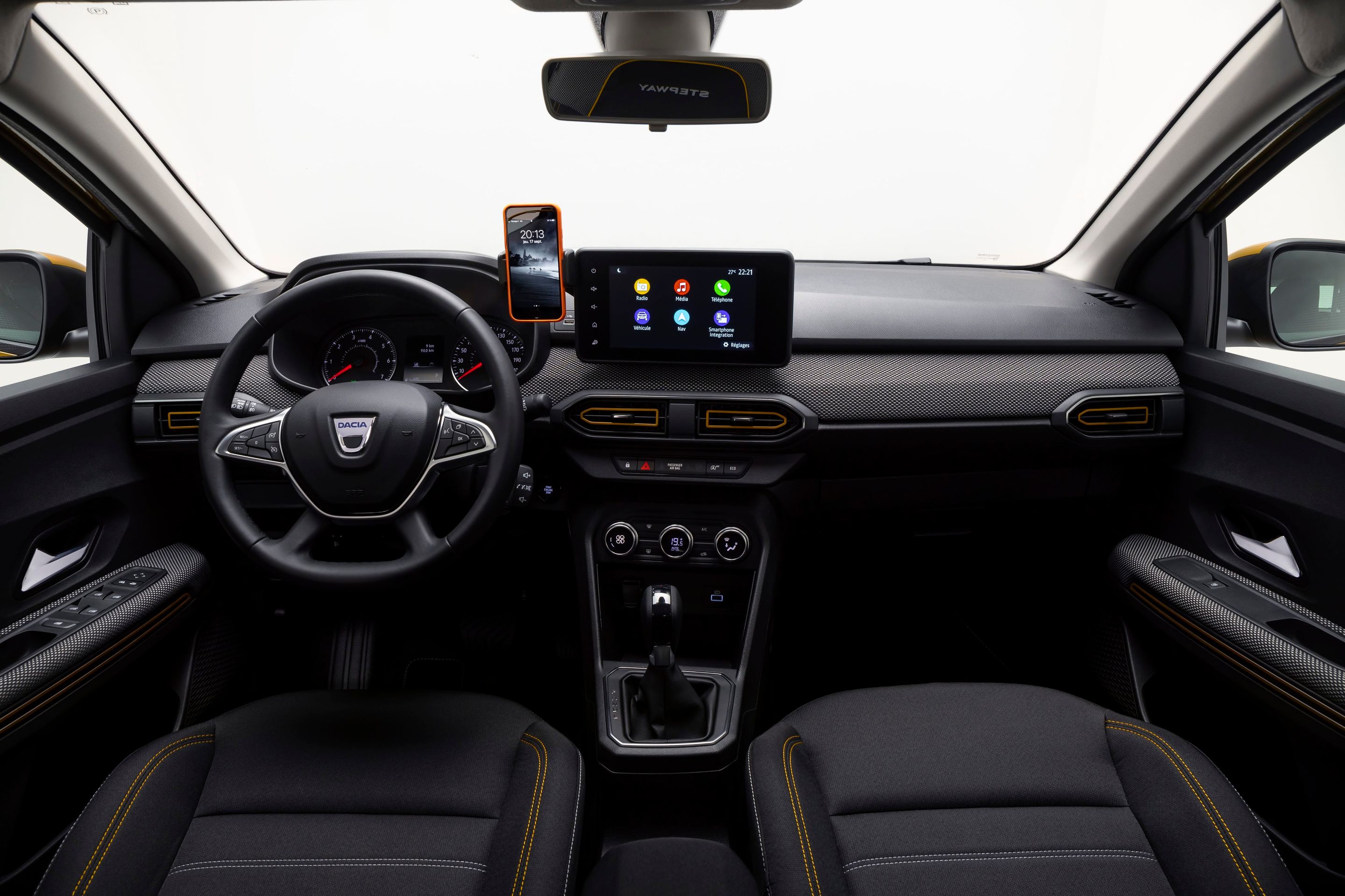 Nová generace modelů Dacia Logan, Sandero a Sandero Stepway - 28 - Fotogalerie: Dacia ukázala novou generaci tří stěžejních modelů (15/23)