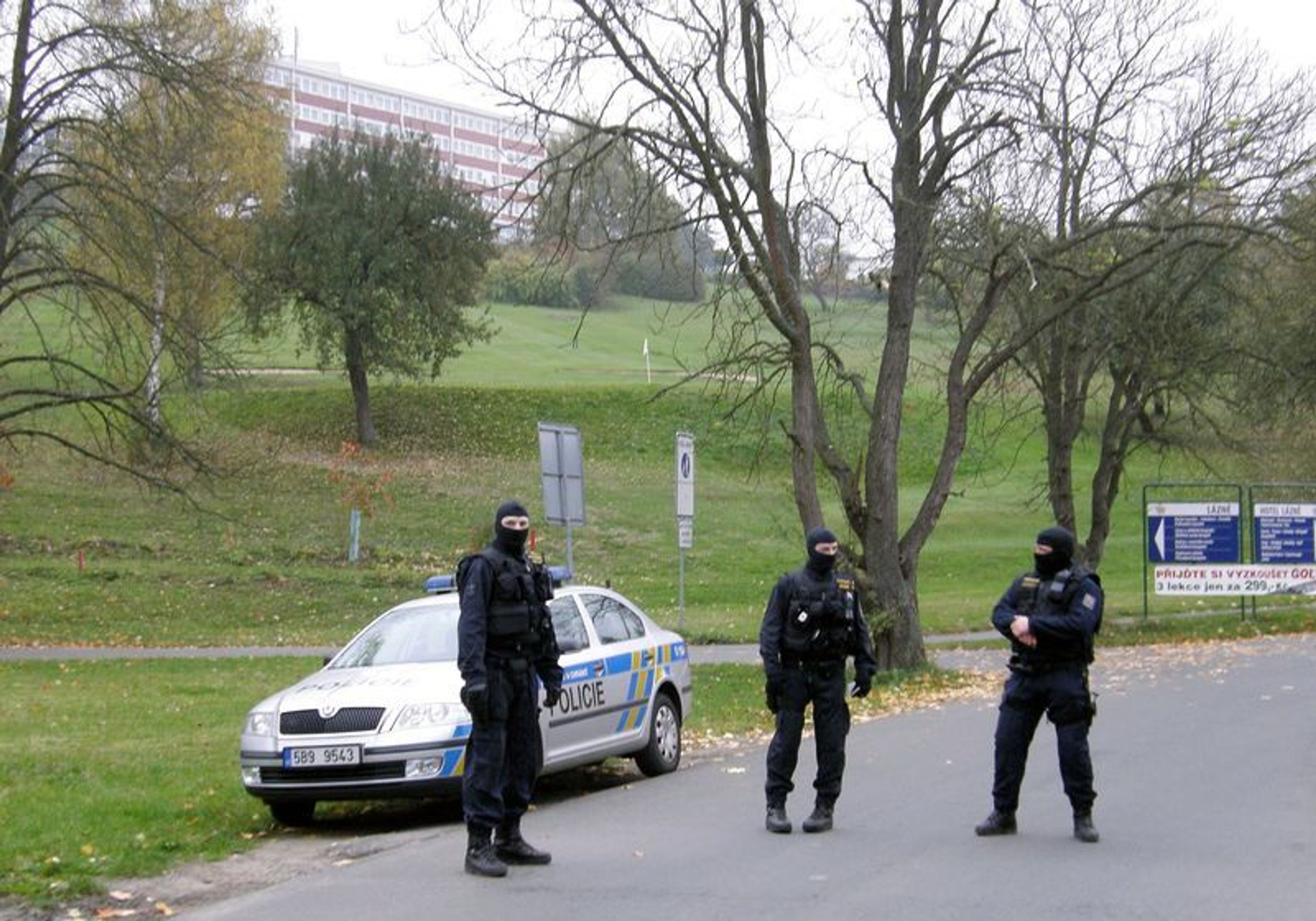 Zátah v hotelu Lázně Kostelec - 2 - Zátah v hotelu Lázně Kostelec (3/4)