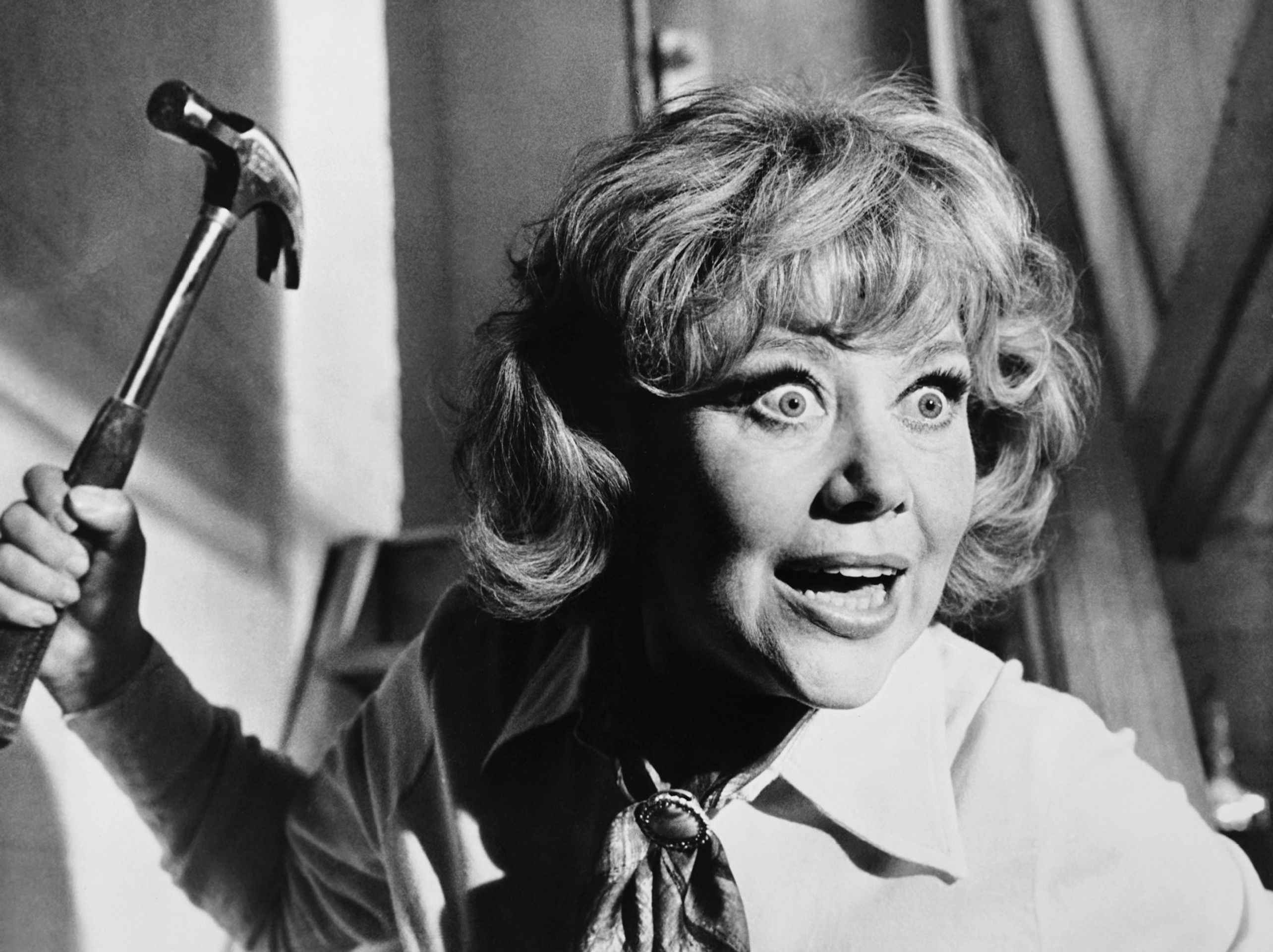Glynis Johns, 1973 The Vault of Horror - Herečka Glynis Johnsová (3/4)