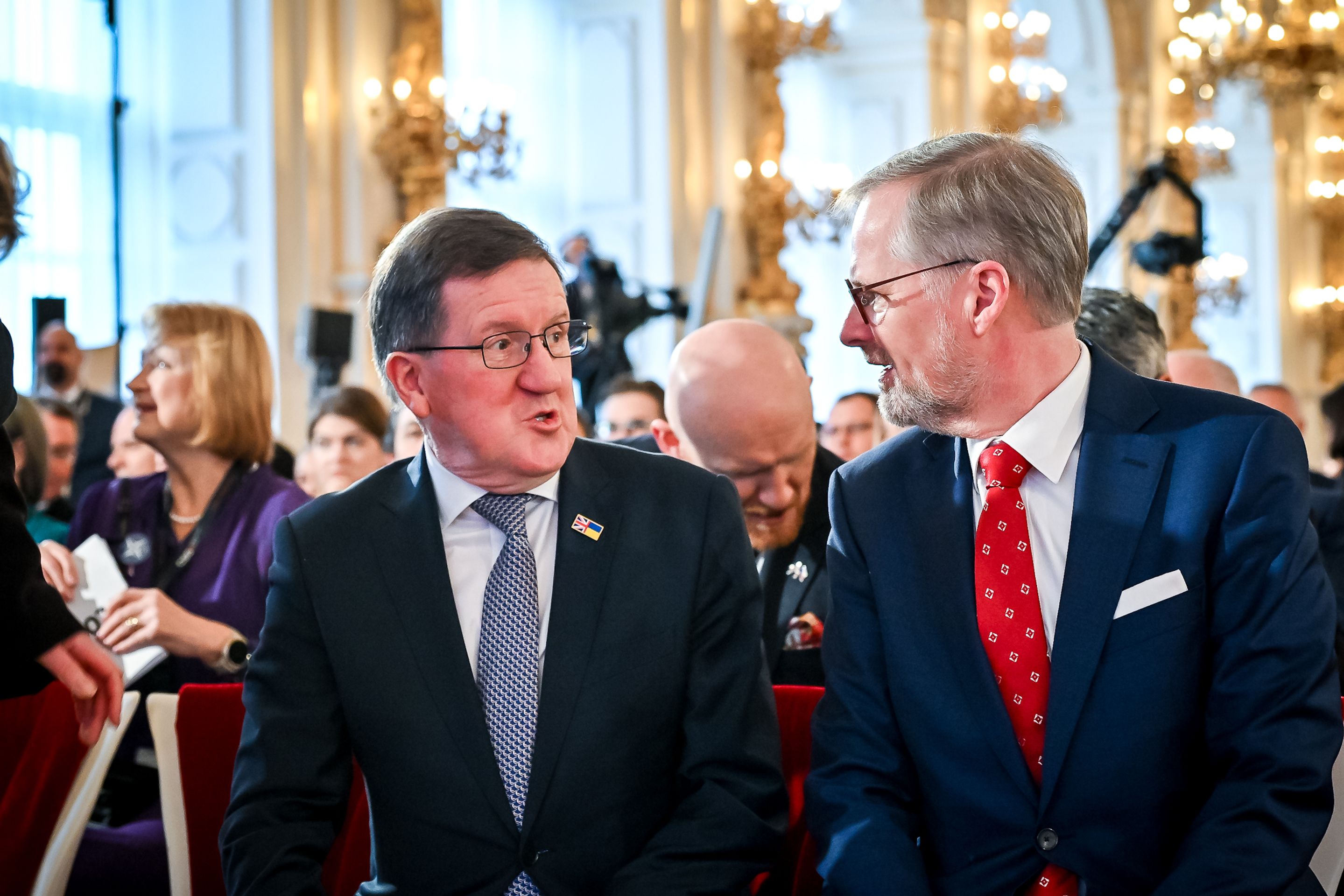 Premiér Petr Fiala v rozhovoru s bývalým generálním tajemníkem NATO Georgem Robertsonem - Konference Naše bezpečnost není samozřejmost (4/20)