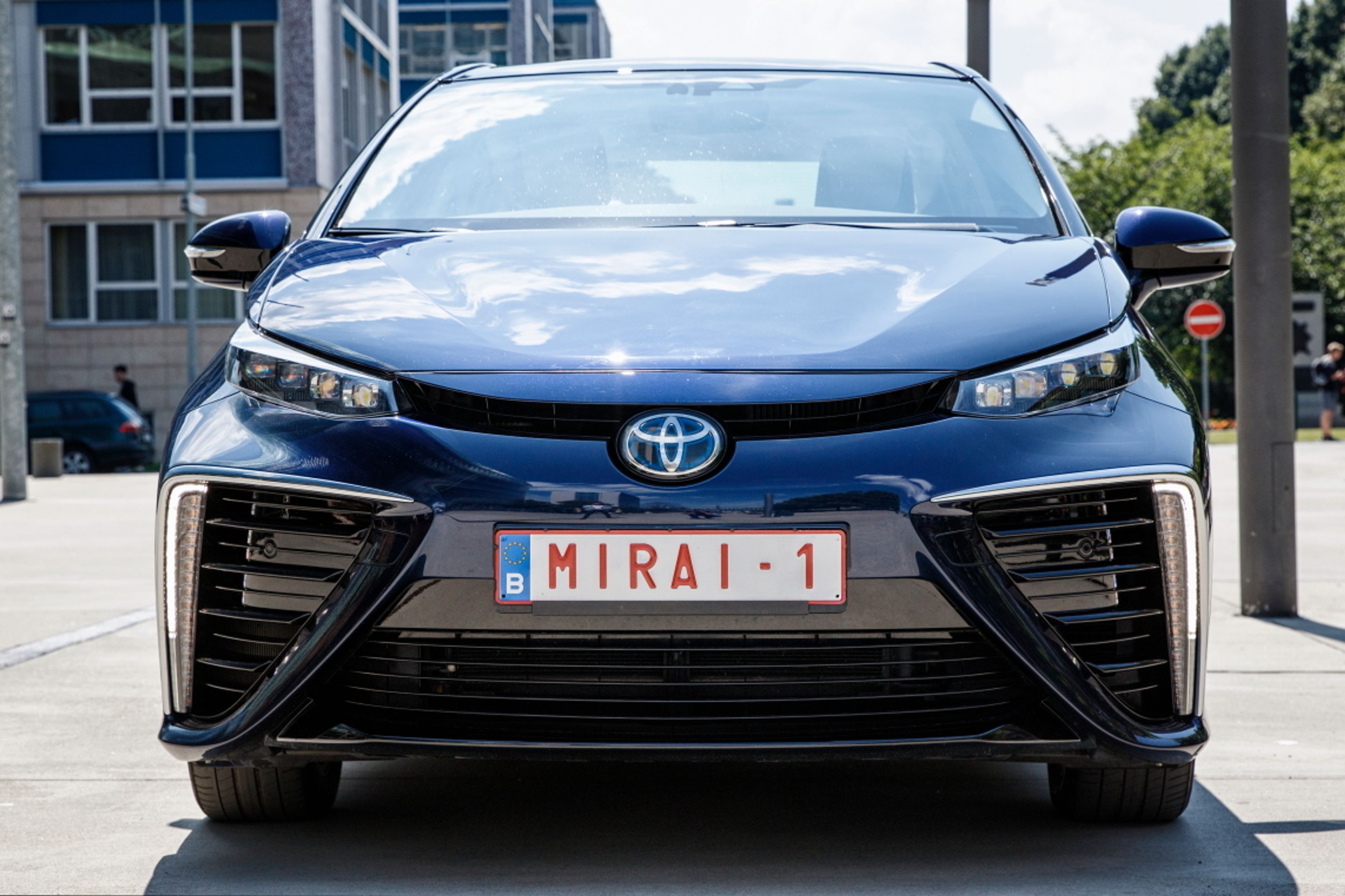 Toyota Mirai - 10 - Fotogalerie: Vodíková Toyota Mirai (4/26)