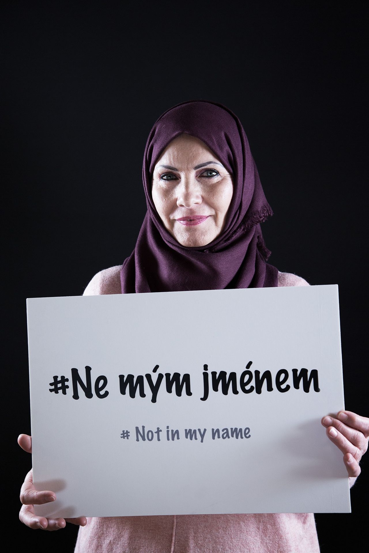 Ne mým jménem - 16 - GALERIE: Ne mým jménem (16/25)