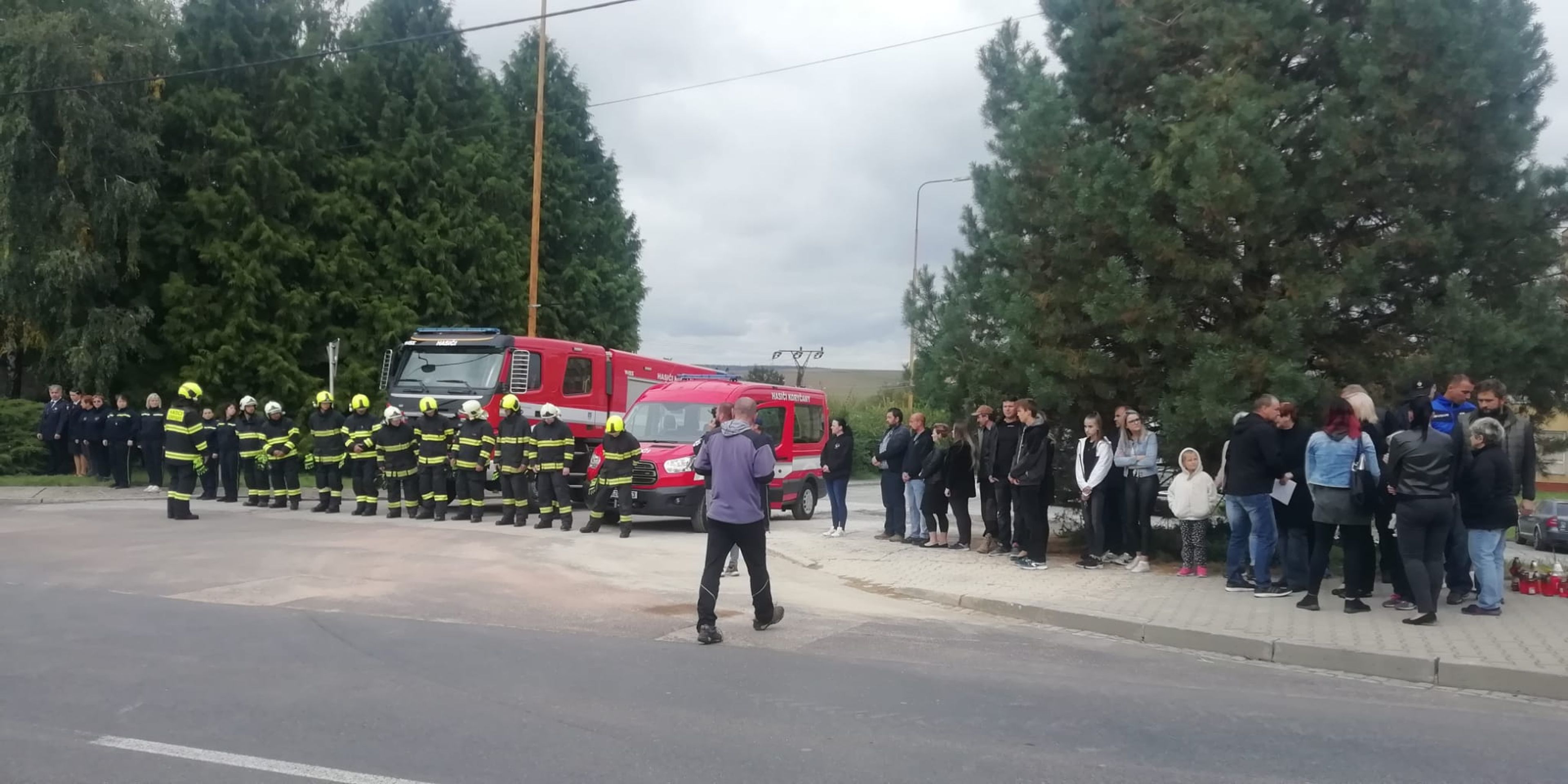 Pieta - Hasiči po celém Česku uctili zesnulé kolegy z Koryčan (4/11)