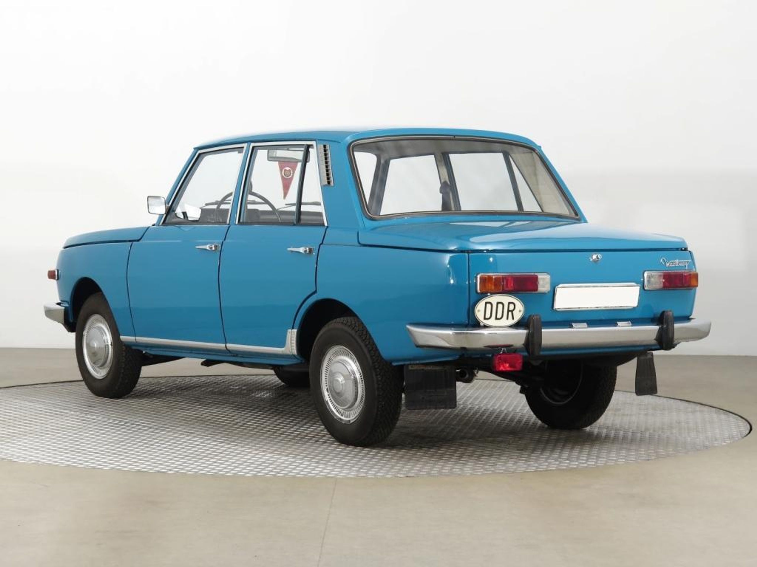 Wartburg 353 z roku 1974 - 14 - Fotogalerie: Wartburg 353 z roku 1974 (2/9)