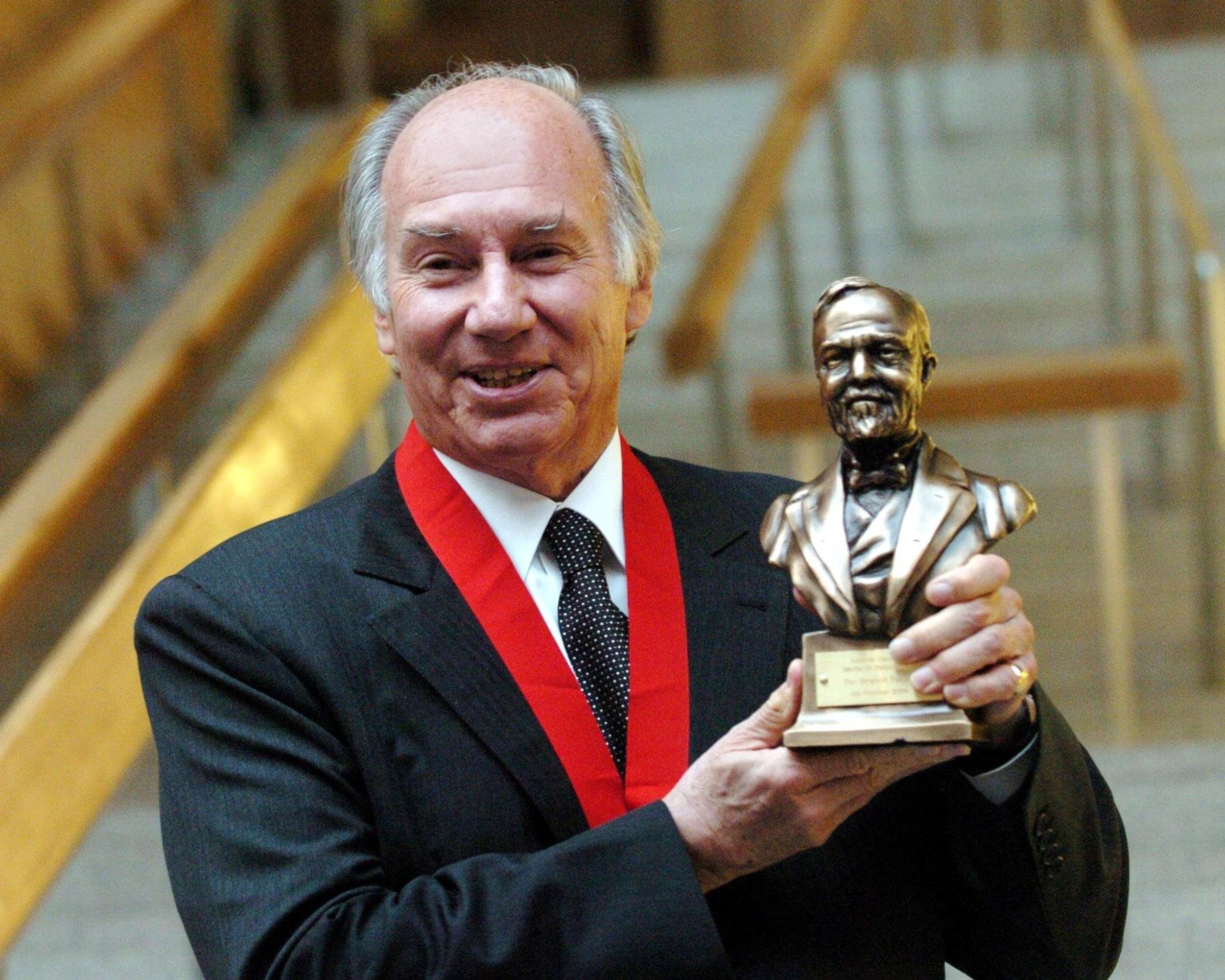 Aga Khan získal prestižní ocenění za filantropii, 4. 10. 2005 - Aga Khan (3/3)
