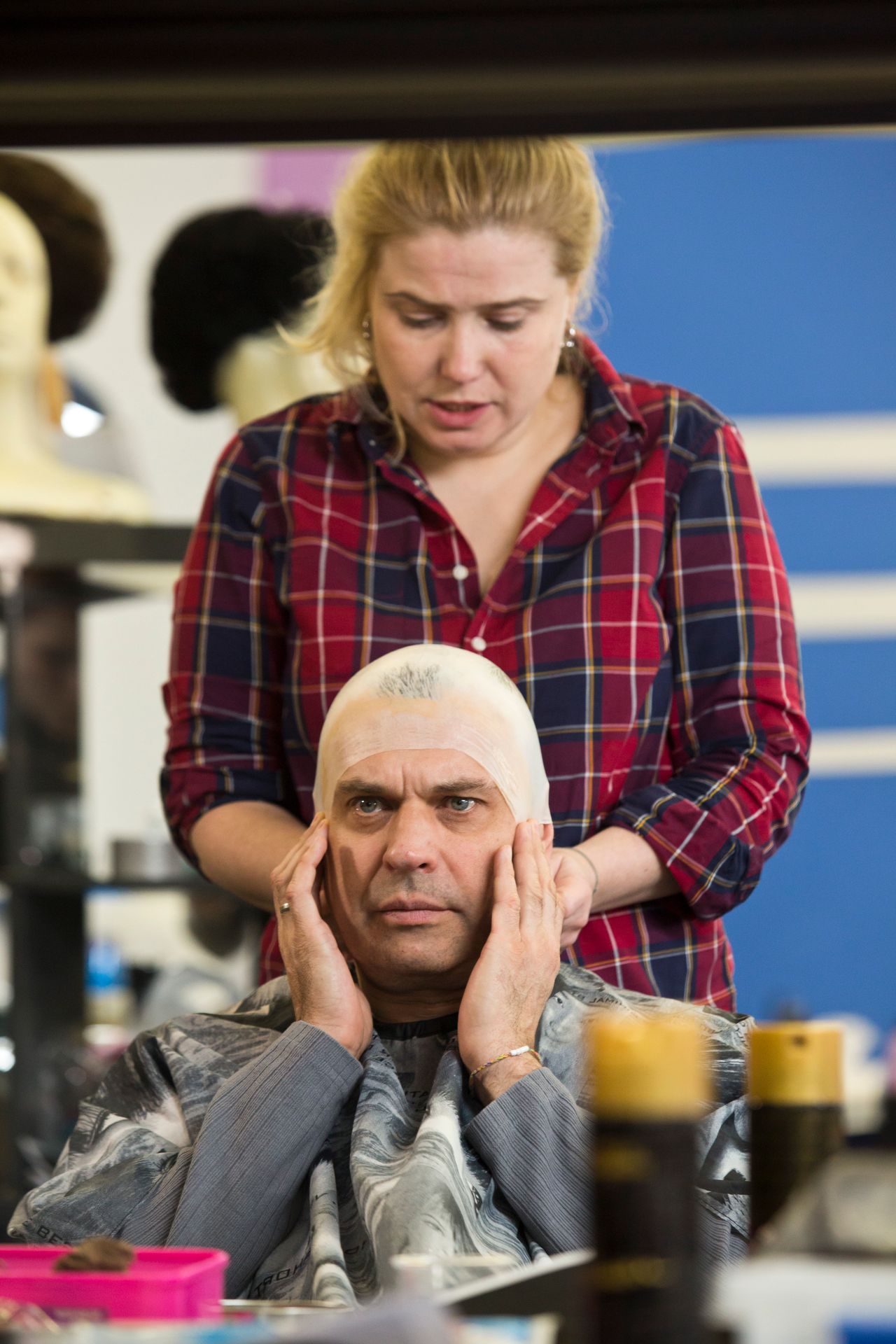 Tvoje tvář má známý hlas - fotky z maskérny - 7 - GALERIE: Tvoje tvář má známý hlas - fotky z maskérny (7/10)