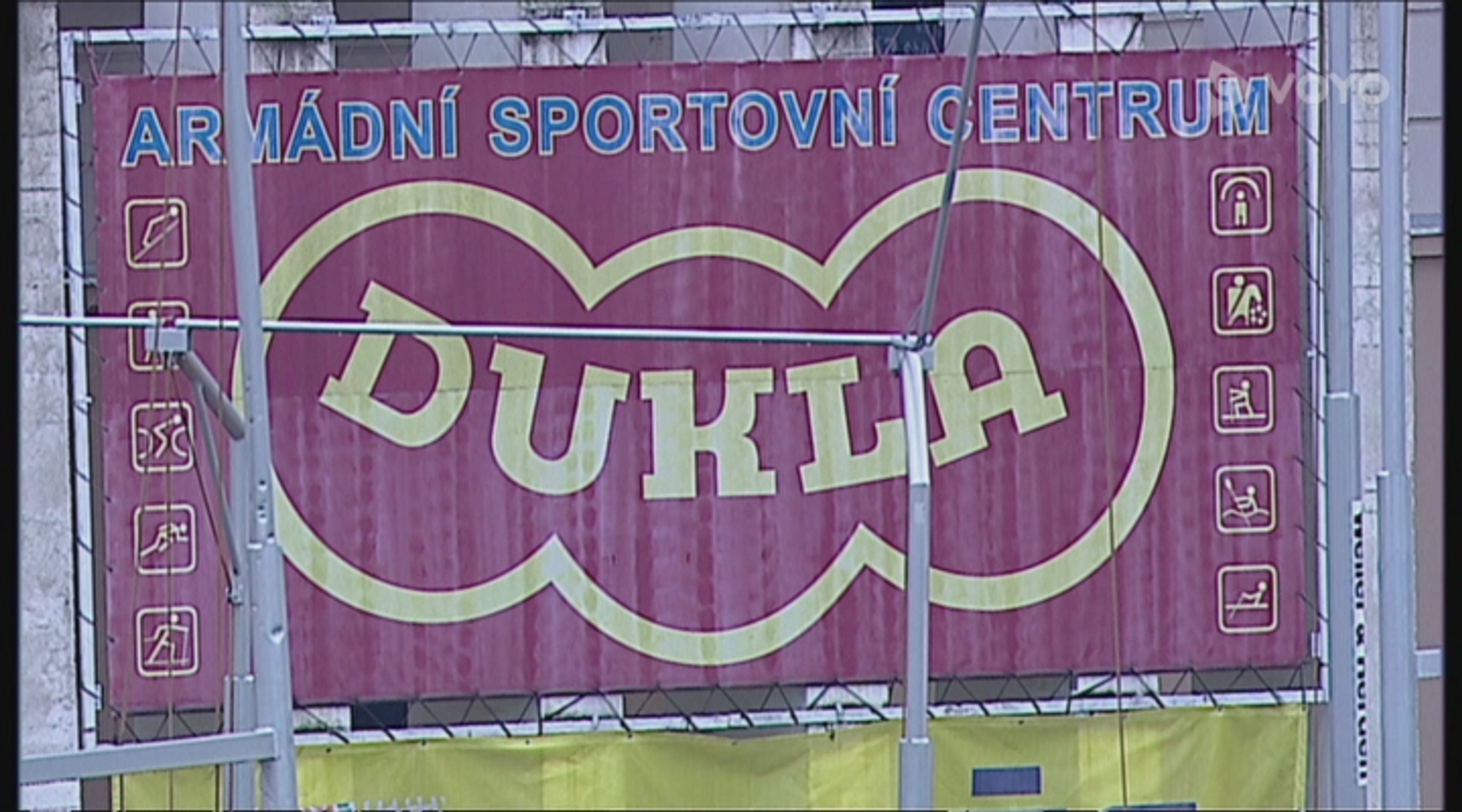 FK_DUKLA_PRAHA_1_FK_PRIBRAM-GAMBRINUS_LIGA_13_14-B026069 - VTHUMB - GALERIE: Chorvaté slaví vstup do EU (5/6)