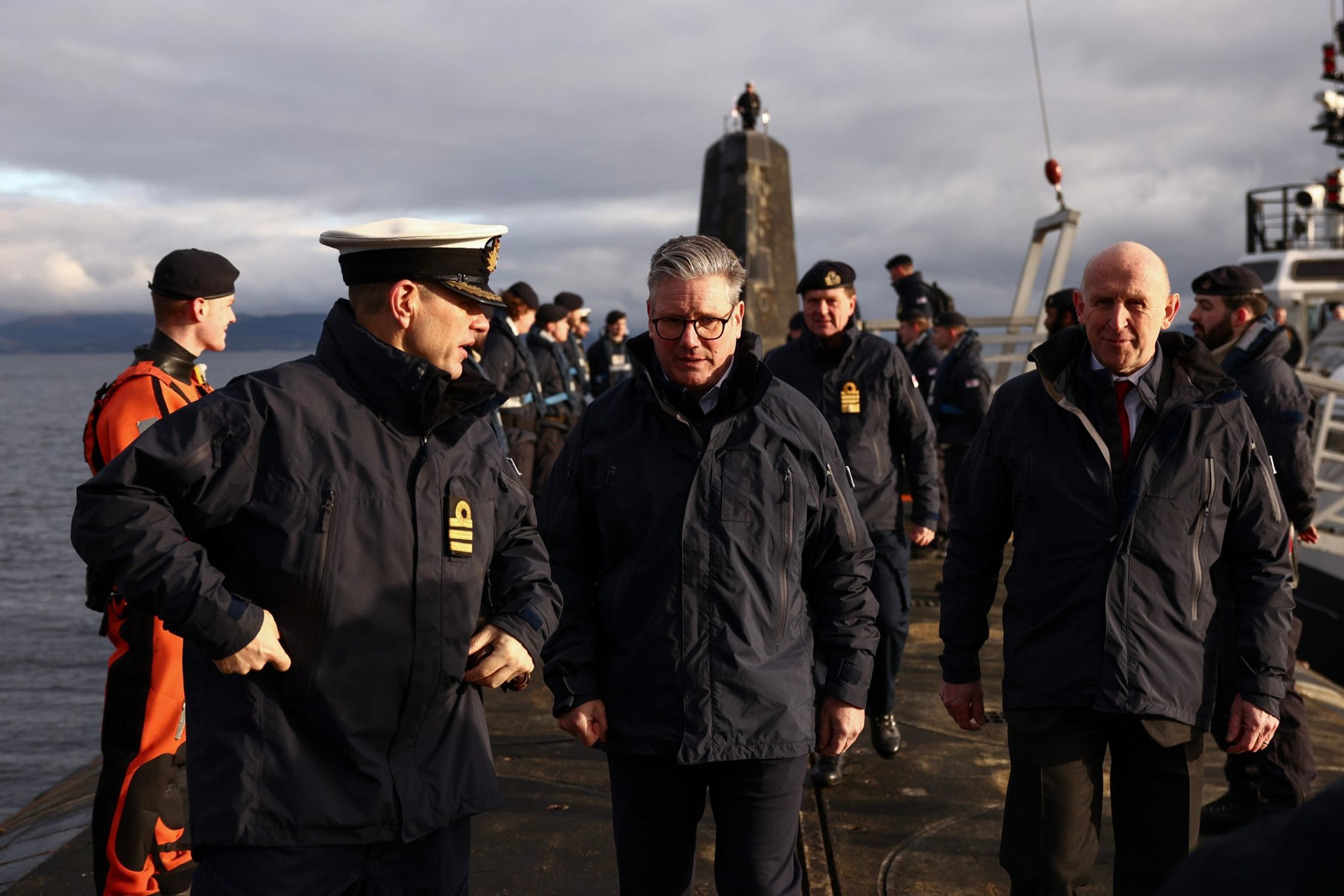 Premiér Keir Starmer a ministr obrany John Healey na prohlídce jaderné ponorky Vanguard - Jaderná ponorka Vanguard (6/6)