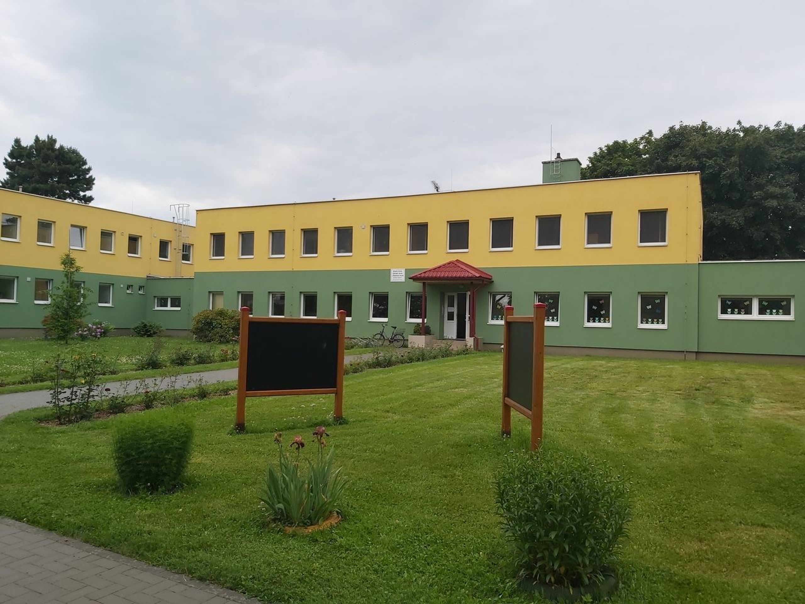 Bomba ve školce v Šumperku - 2 - GALERIE: Bomba ve školce (3/4)