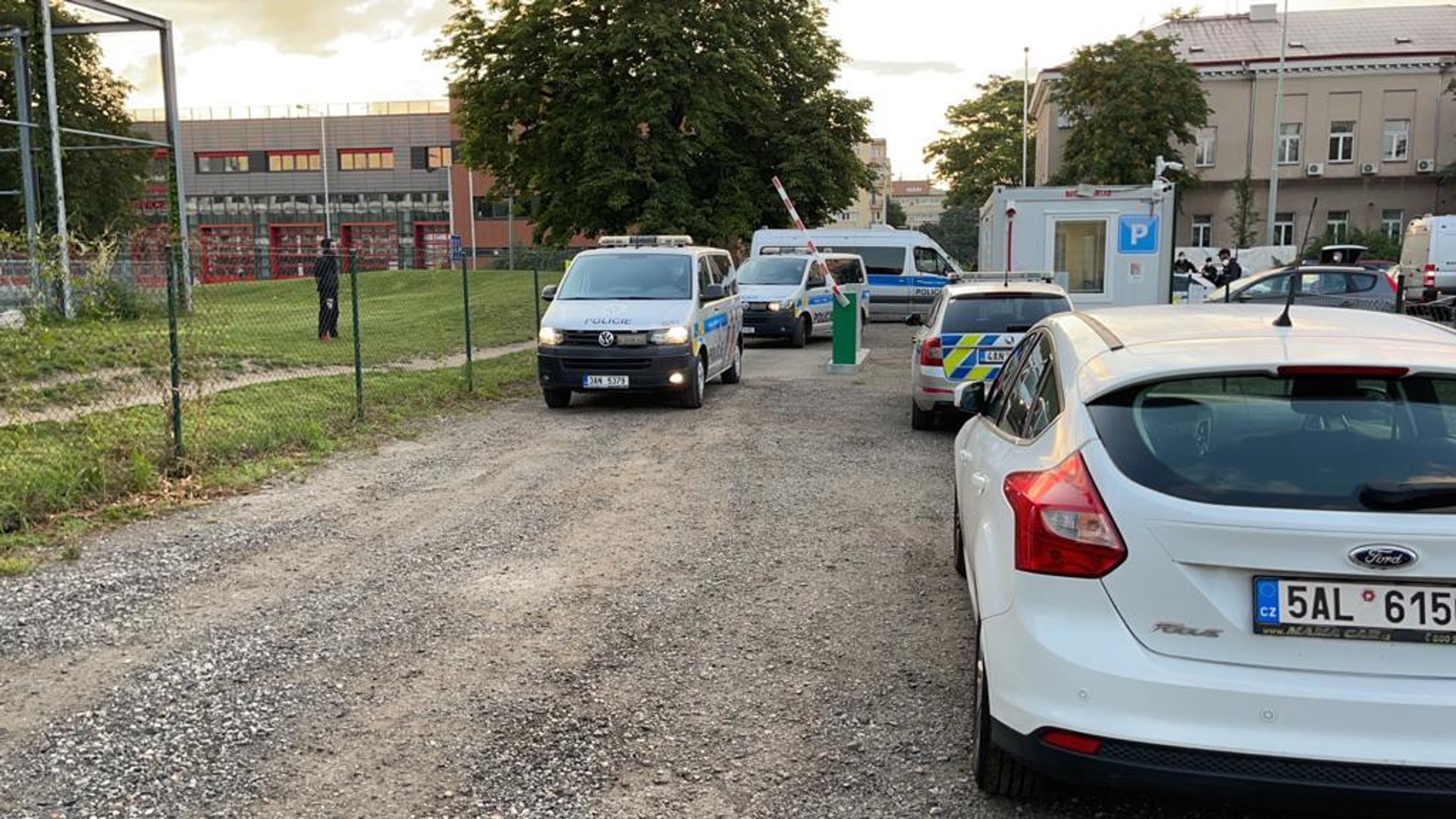 Dodávka s migranty ujížděla policii - 16 - GALERIE: Migranti utíkali před policií (11/26)