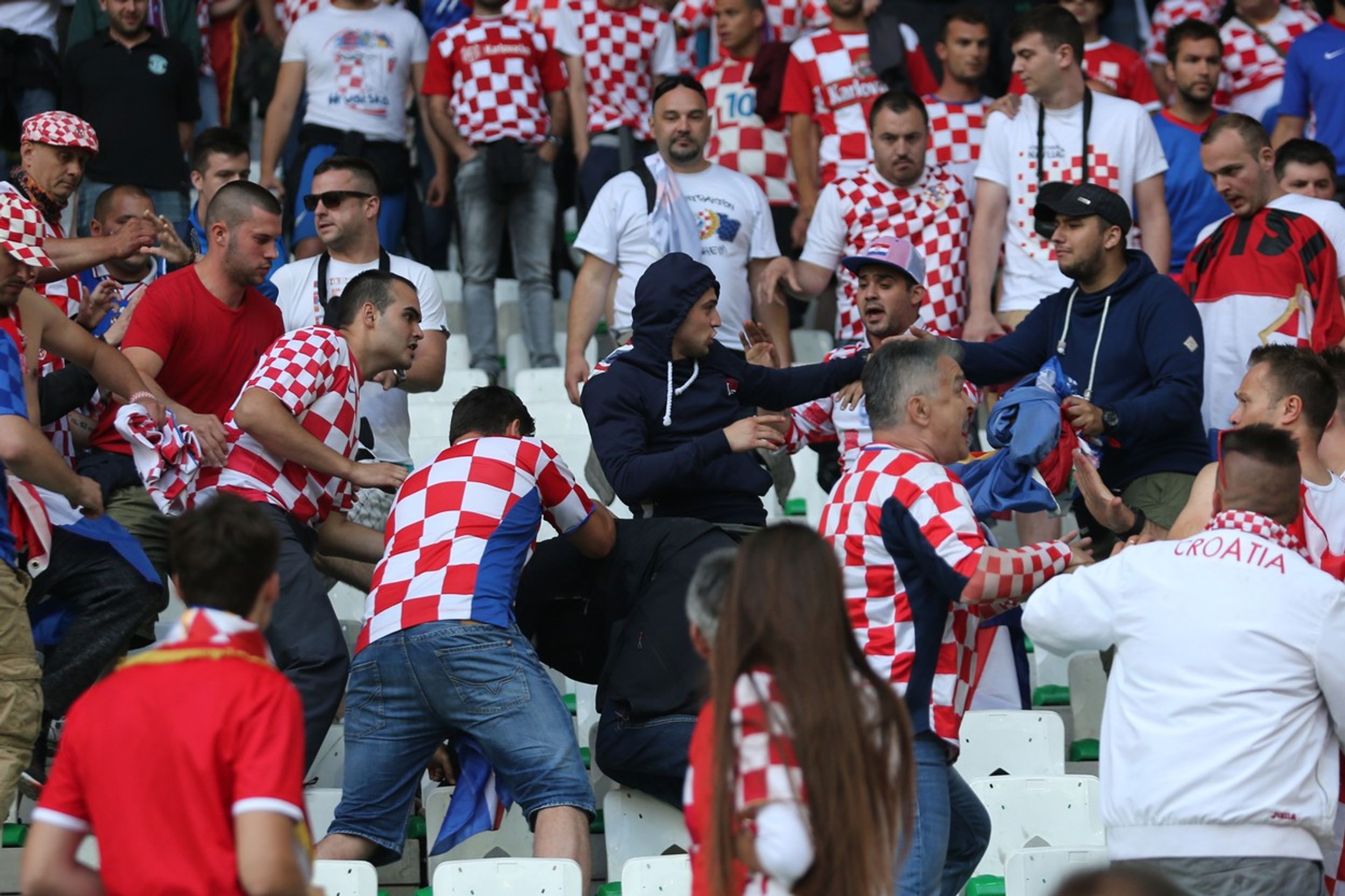 Fanoušci Chorvatska jsou hodně horkokrevní - GALERIE: Fanoušci Chorvatska (4/6)