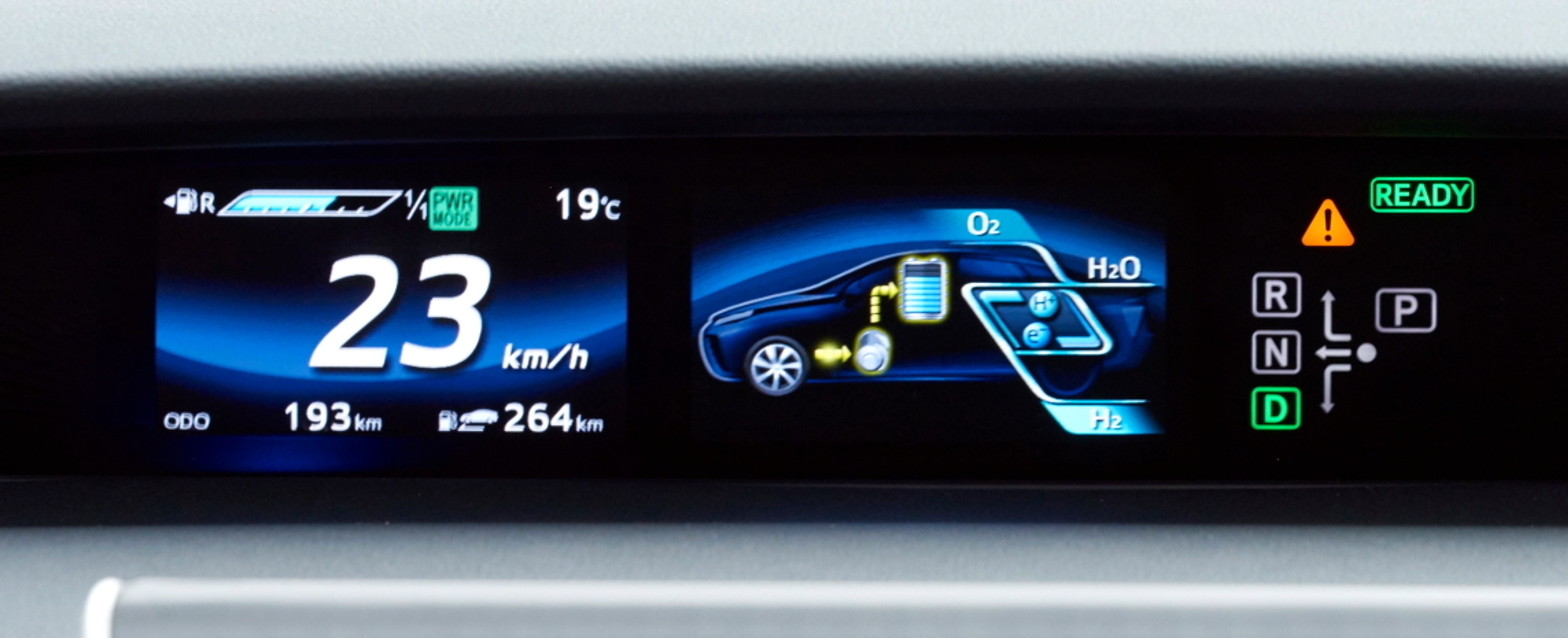 Toyota Mirai - 18 - Fotogalerie: Vodíková Toyota Mirai (24/26)