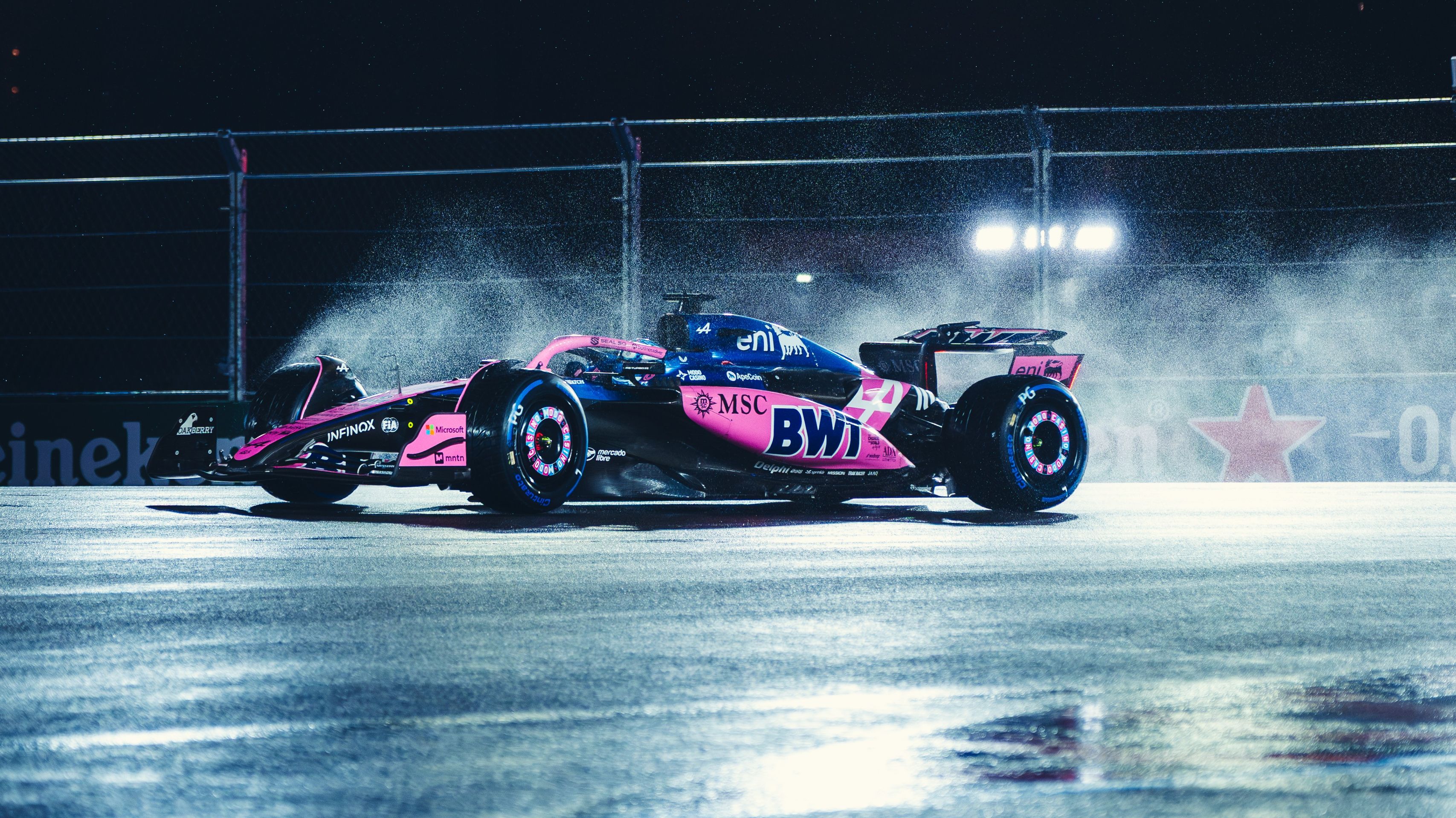 Také stáj Alpine měla v deštivé kvalifikaci problémy s přilnavostí - Velká cena Las Vegas Formule 1 (9/15)