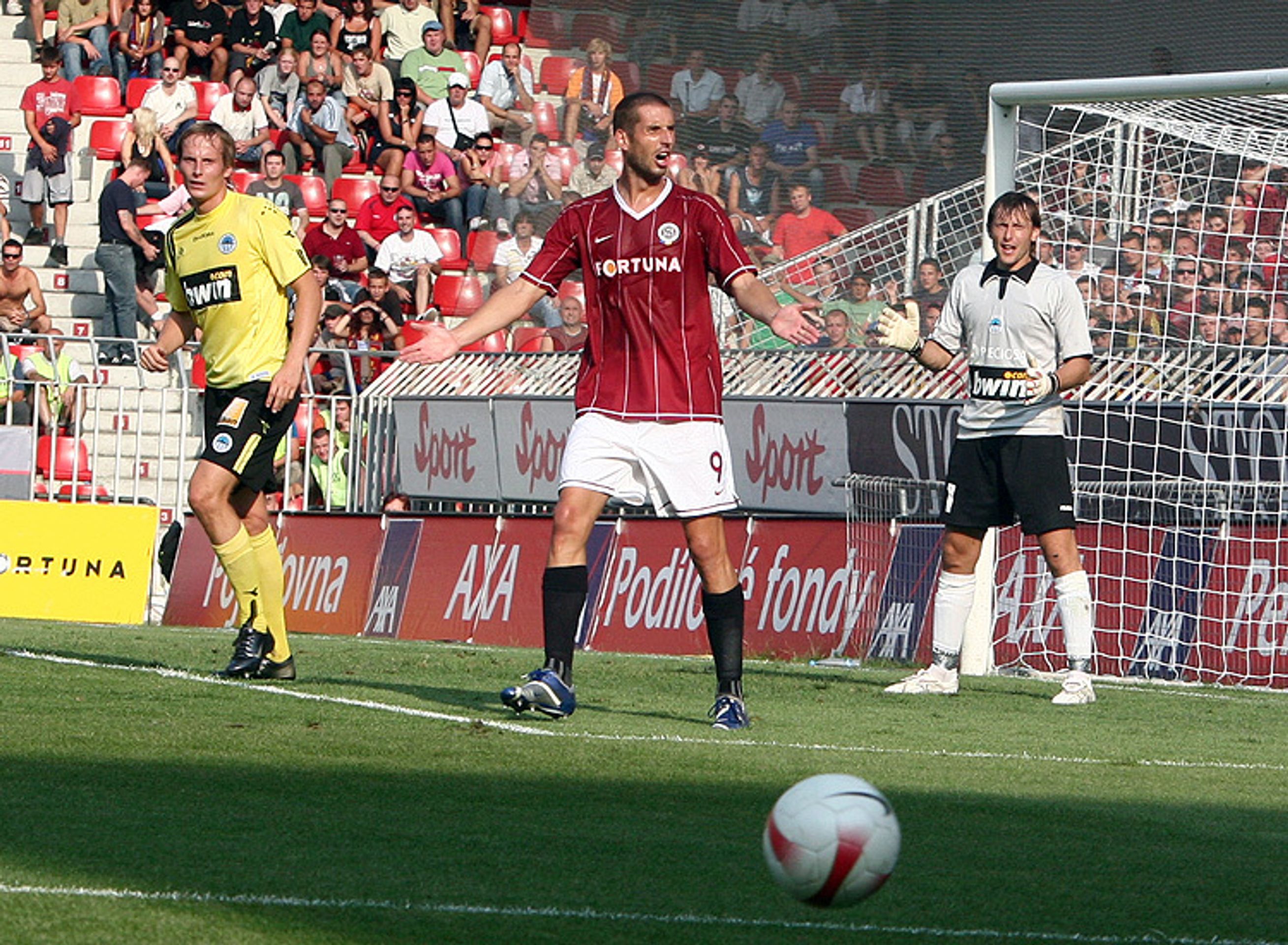 Úřadující mistr ze Sparty začal ligu výhrou. - Sparta ve šlágru úvodního kola přehrála Liberec (6/9)