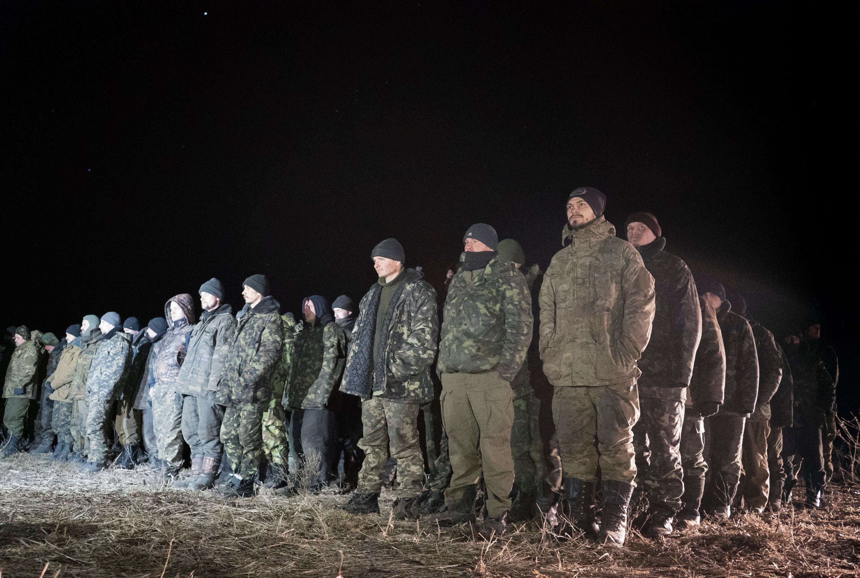 Ukrajina: Výměna zajatců mezi armádou a separatisty - 5 - Ukrajina: Výměna zajatců mezi armádou a separatisty (5/6)