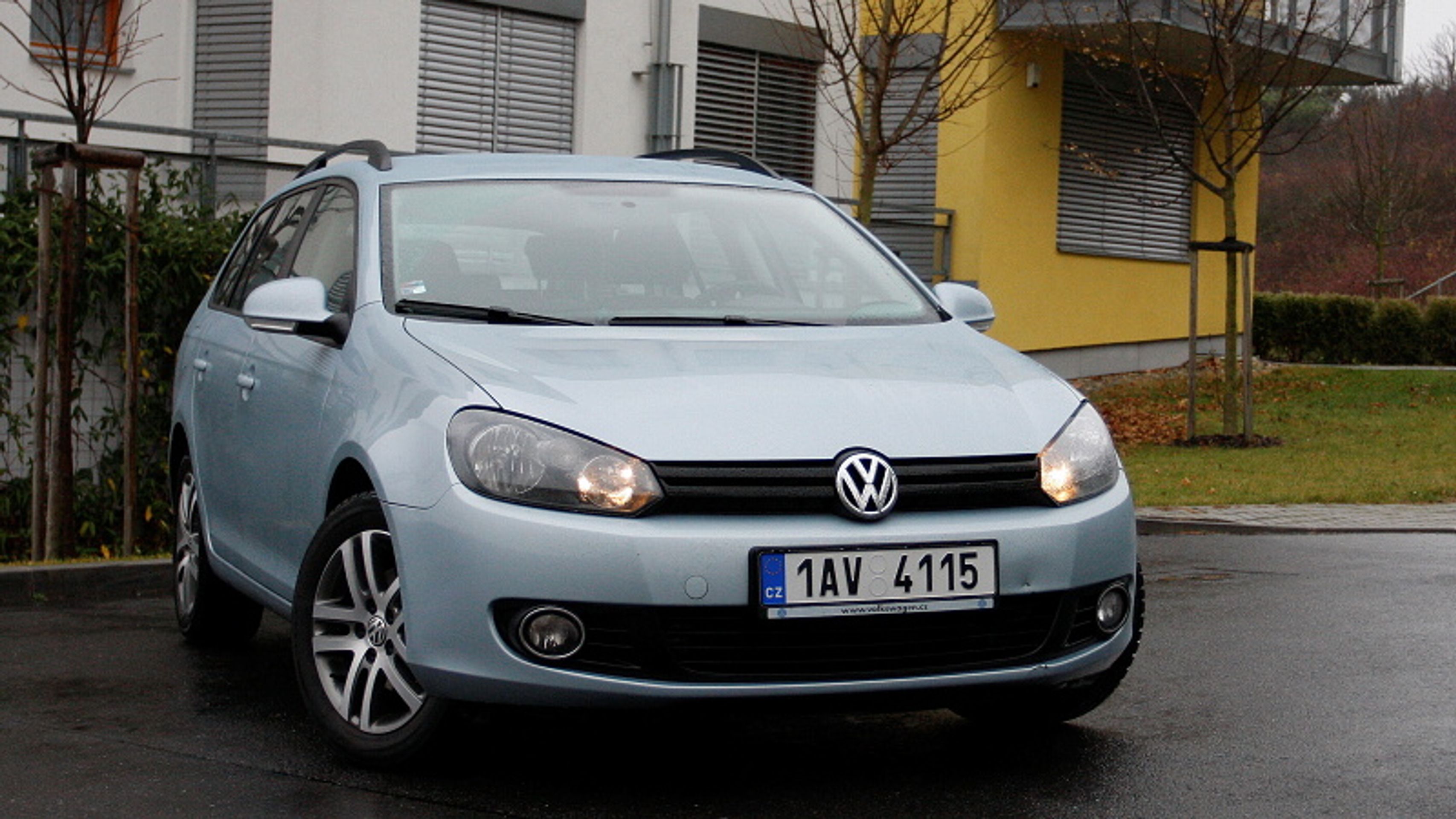 Volkswagen Golf Variant - 2 - GALERIE 3x motor (11/15)