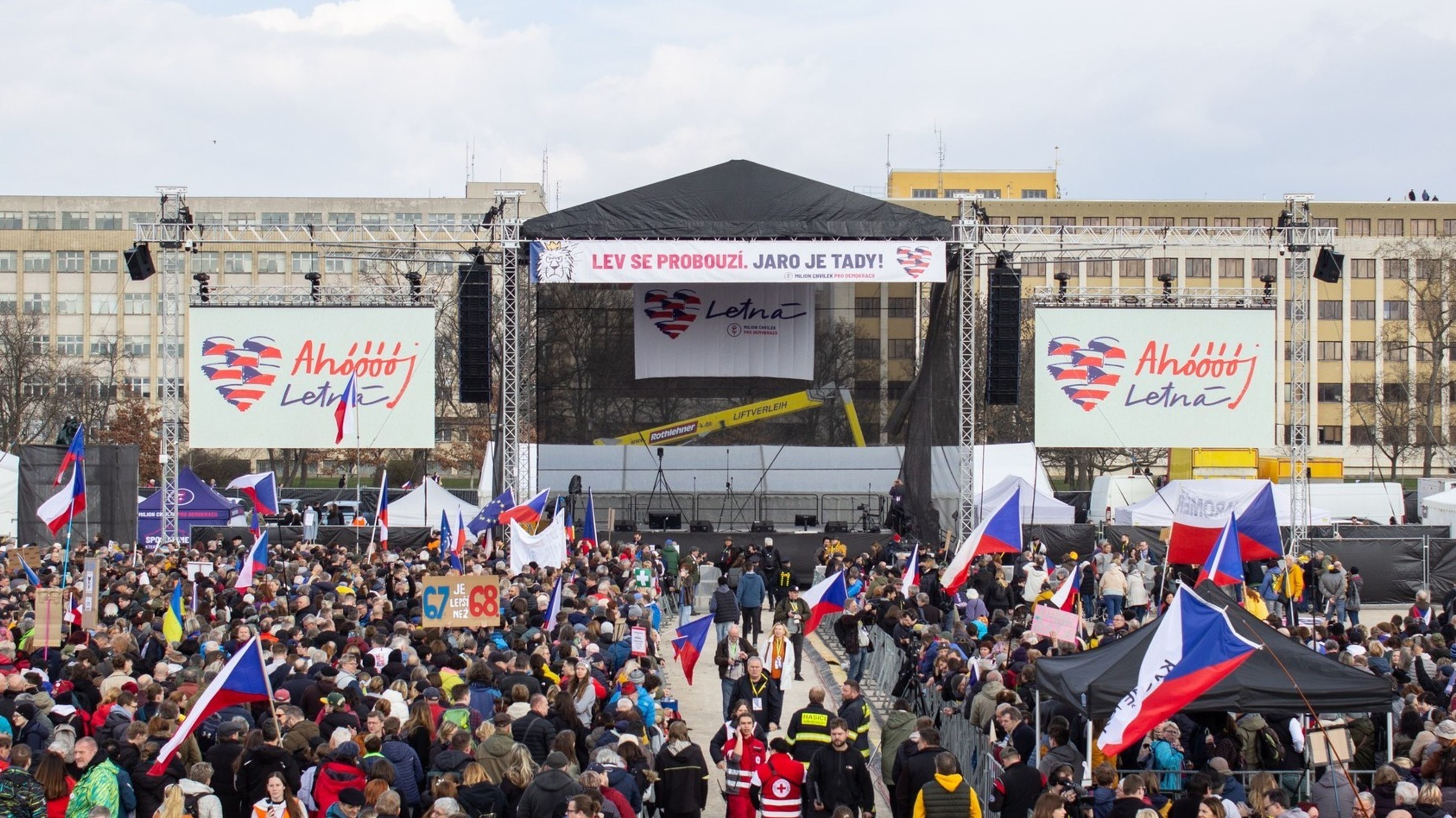 Demonstrace na Letné - Demonstrace Milionu chvilek (9/42)