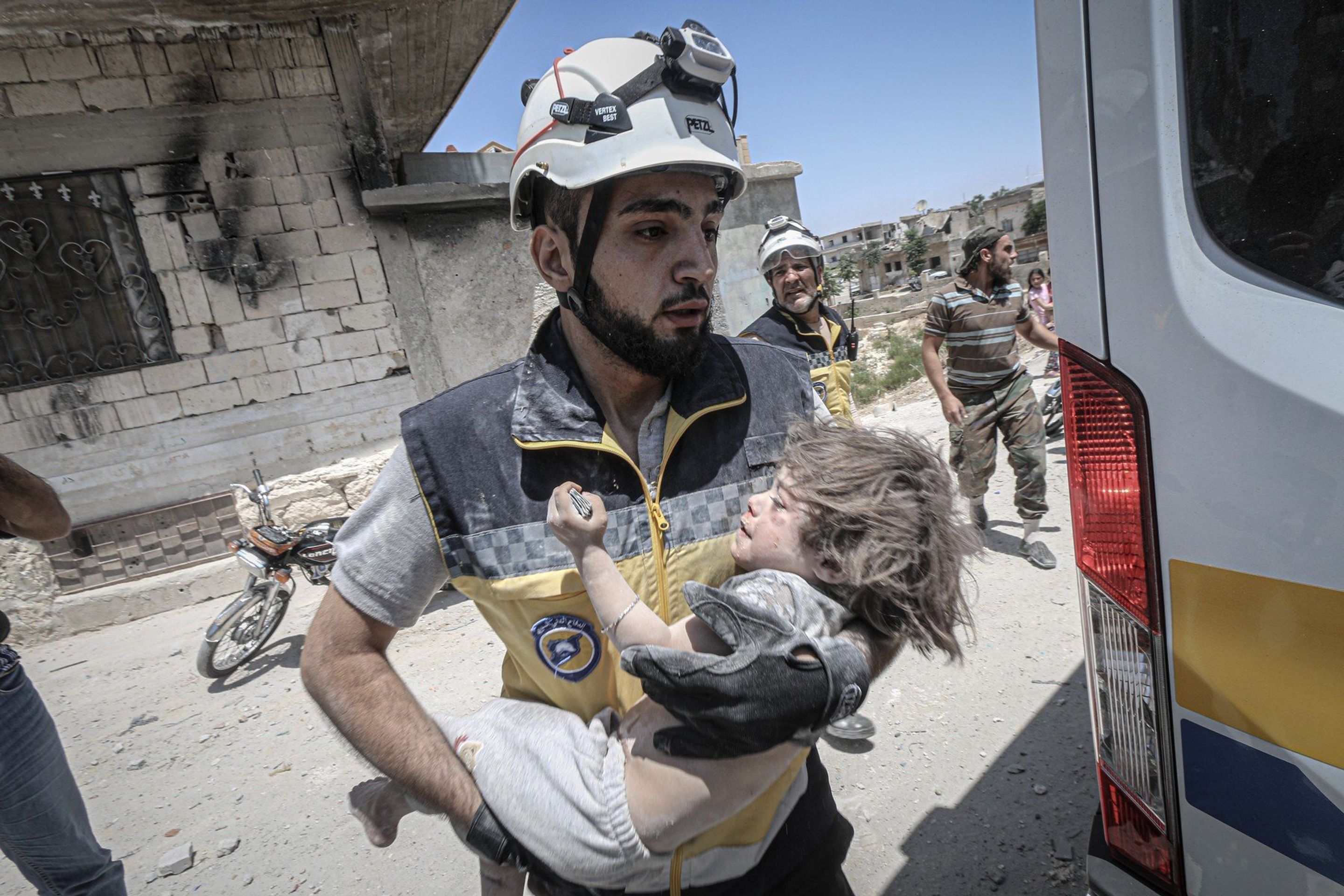 Útok v syrské provincii Idlib. - 3 - GALERIE: Bombardování v Sýrii (2/4)