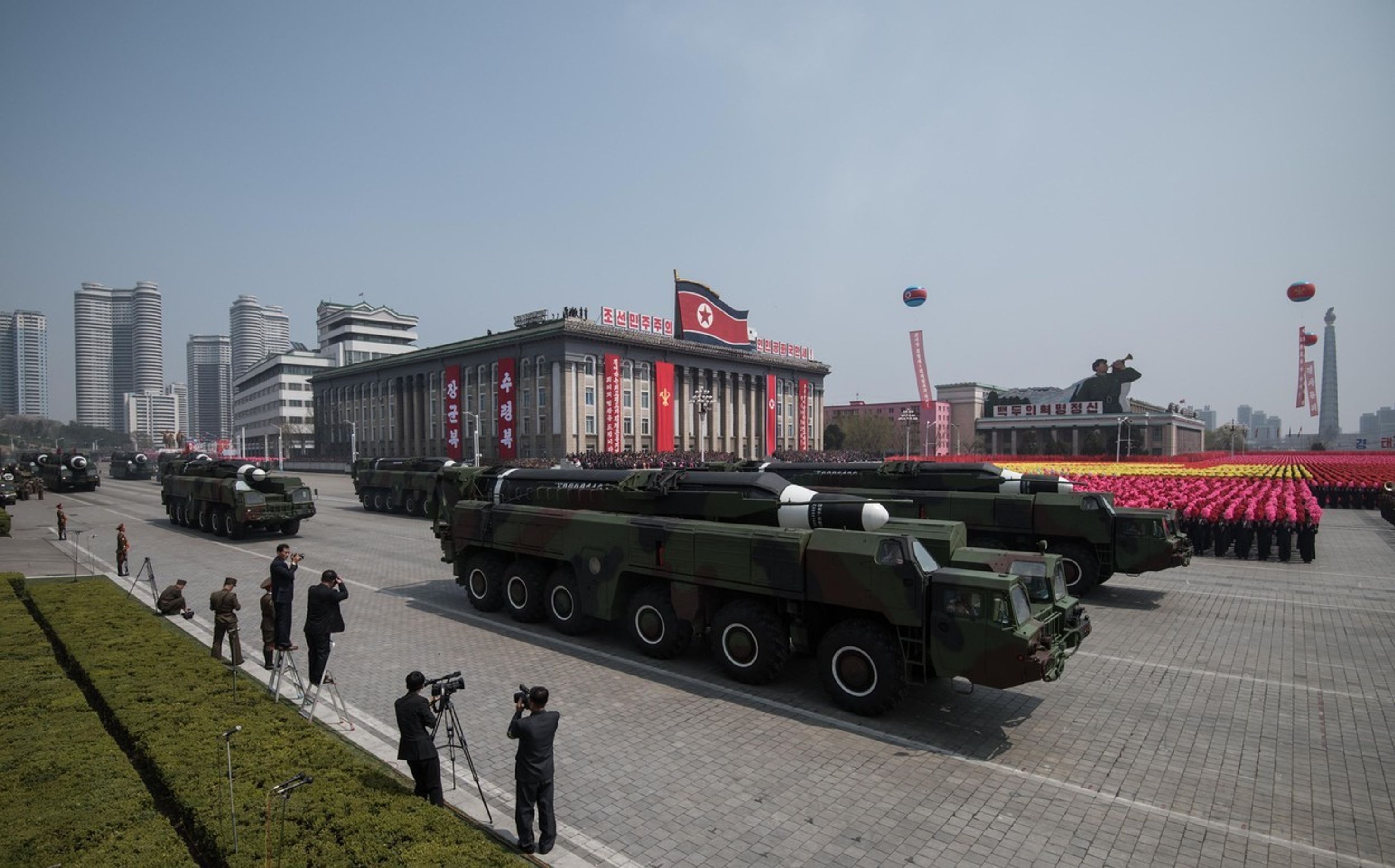KLDR slaví 105. narozeniny Kim Ir-Sena - 3 - GALERIE: KLDR slaví 105. narozeniny Kim Ir-Sena (3/5)