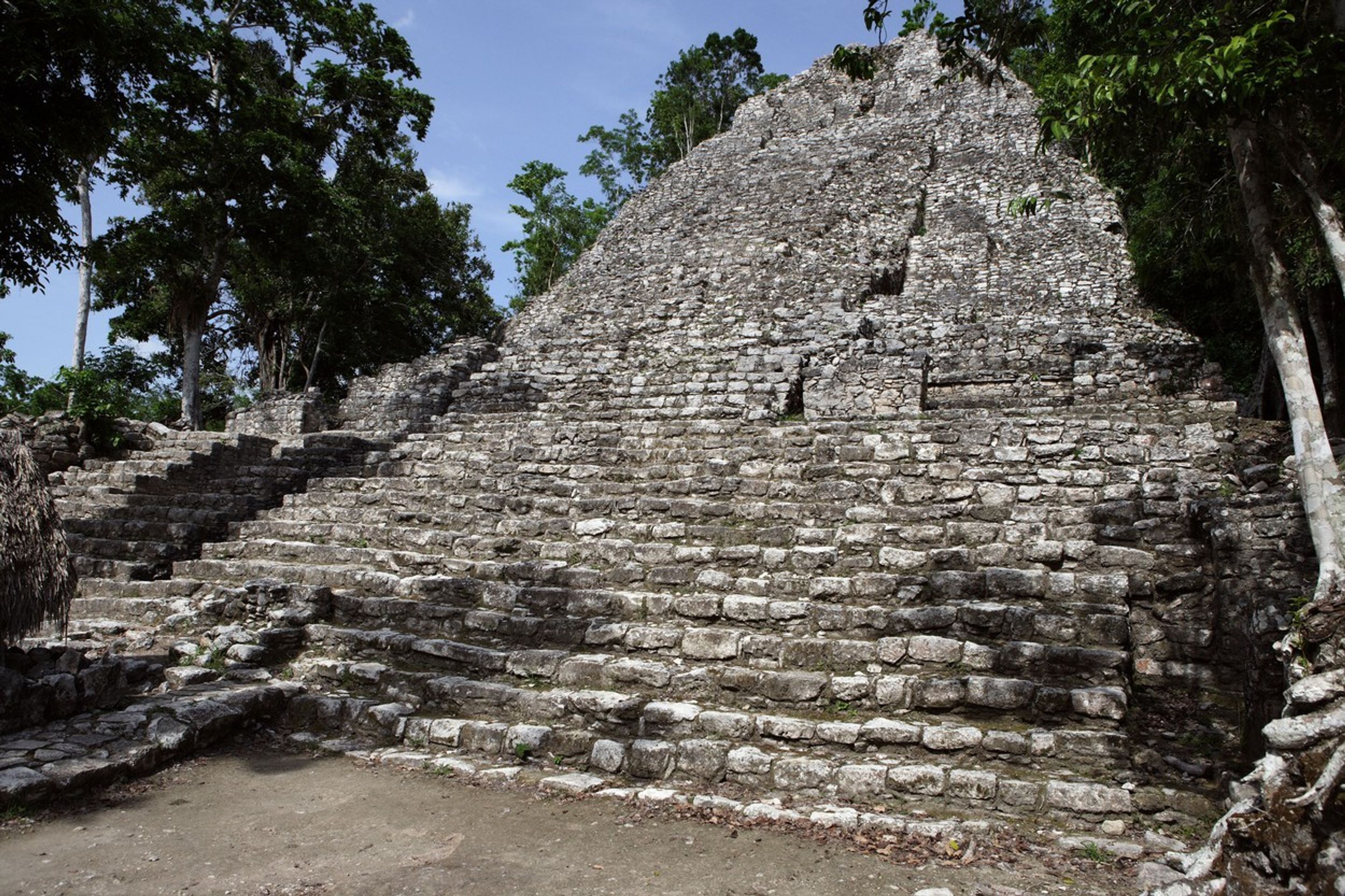 Největší pyramida nalezená v Mexiku - 1 - GALERIE: Největší pyramida nalezená v Mexiku (1/3)