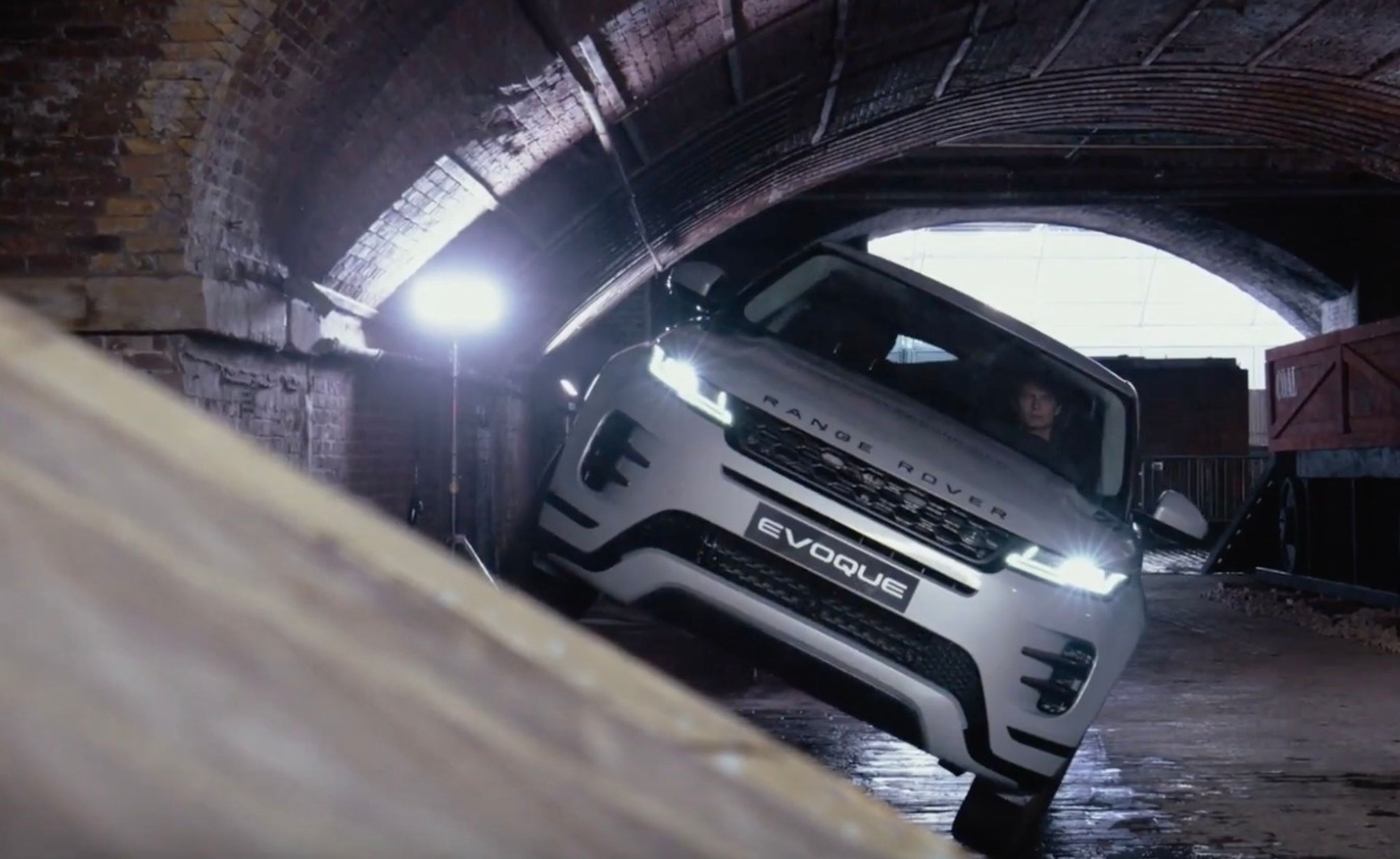 Nový Range Rover Evoque - 36 - Fotogalerie: Range Rover Evoque druhé generace (12/16)