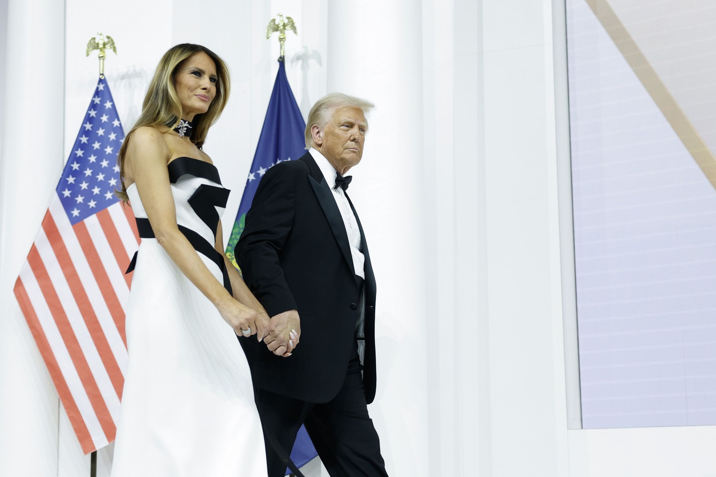 Donald Trump s manželkou Melanií na inauguračním plese po složení přísahy - Donald Trump (2/17)