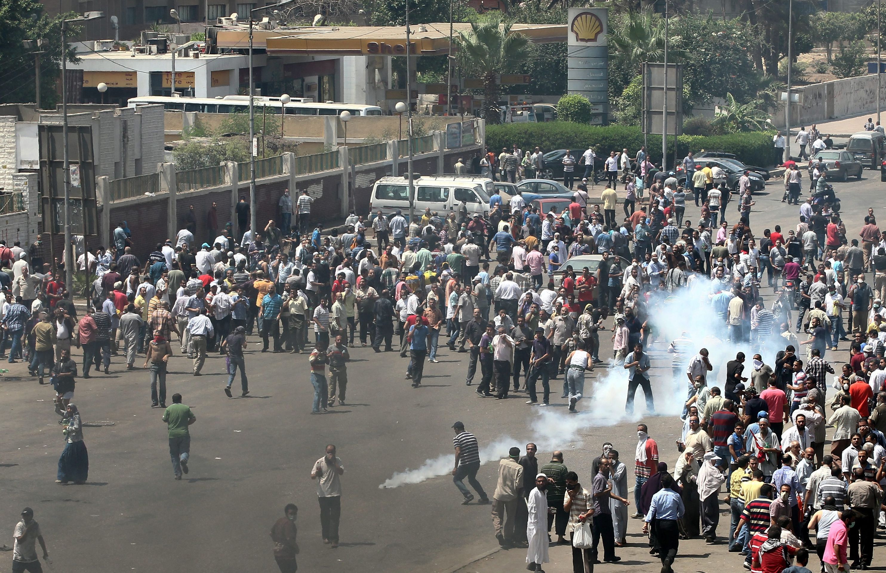 Nepokoje v Egyptě - 4 - GALERIE: FOTO plné hrůzy. V Egyptě pokračují nepokoje (7/10)