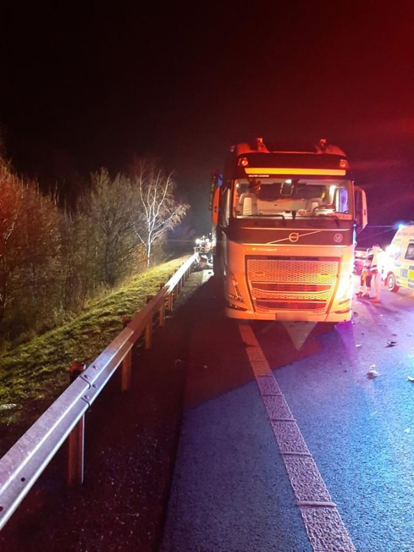 Tragická nehoda kamionu a osobního auta na D46 u Brodku u Prostějova (4) - Tragická nehoda kamionu a osobního auta na D46 (5/6)