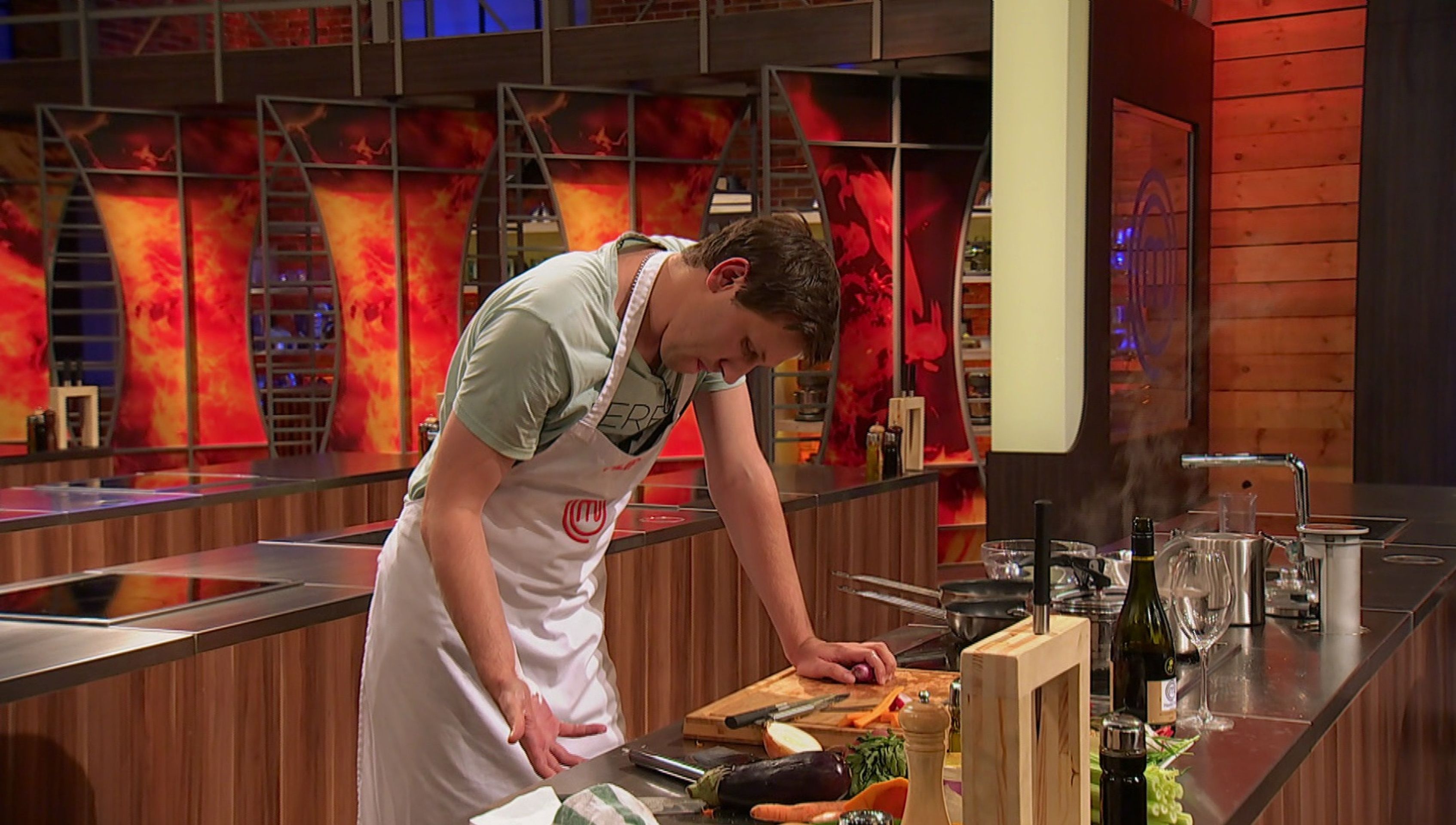 Natáčení pořadu MasterChef se změnilo v drama. Soutěžící skončil s popáleninami! - 6 - GALERIE: Natáčení pořadu MasterChef se změnilo v drama. Soutěžící skončil s popáleninami! (6/7)