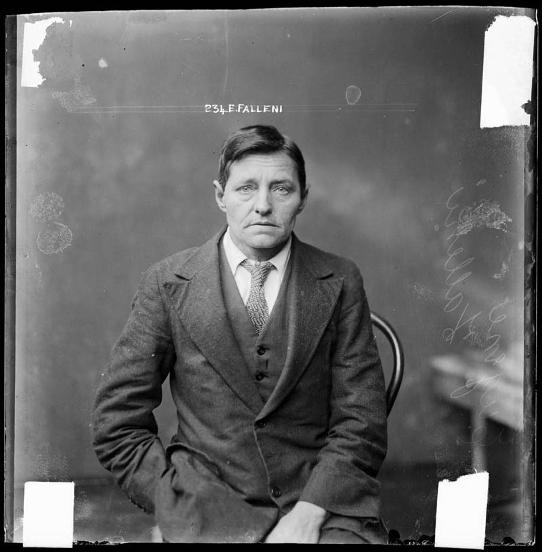 Fotografie trestanců z 20. let - 32 - Galerie: Fotografie trestanců z 20. let (32/36)