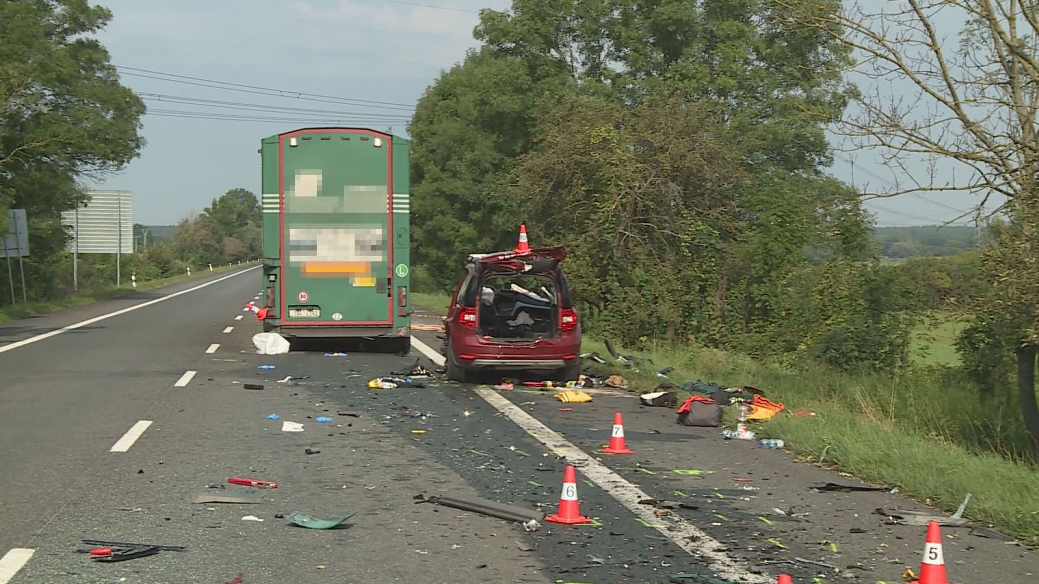 Tragická dopravní nehoda u Sudoměřic na Hodonínsku - 1 - GALERIE: Tragická nehoda u obce Sudoměřice (5/10)