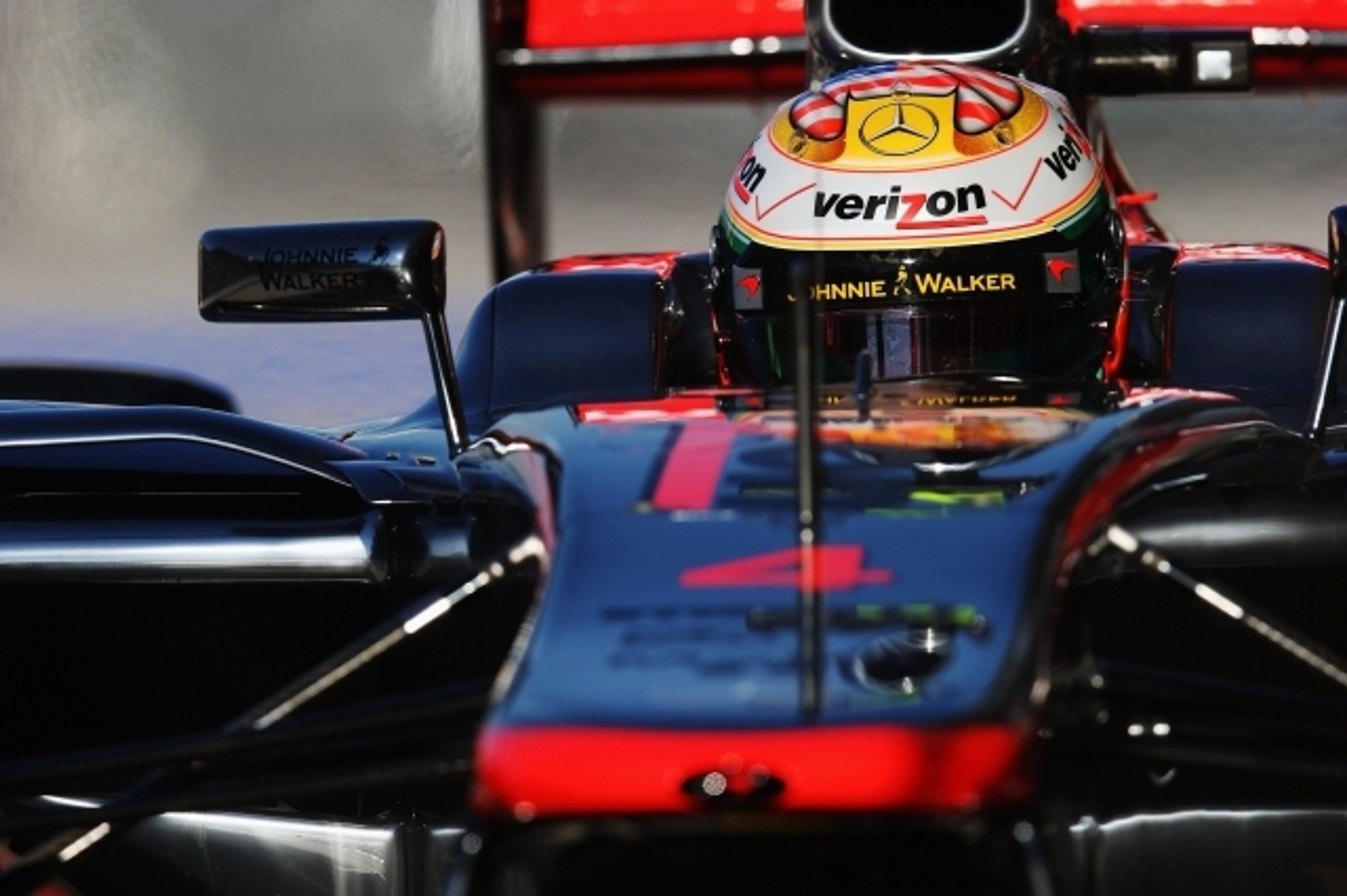 Hamilton a Vettel přilby - 1 - GALERIE: Přilby Lewise Hamiltona a Sebastiana Vettela (2/8)