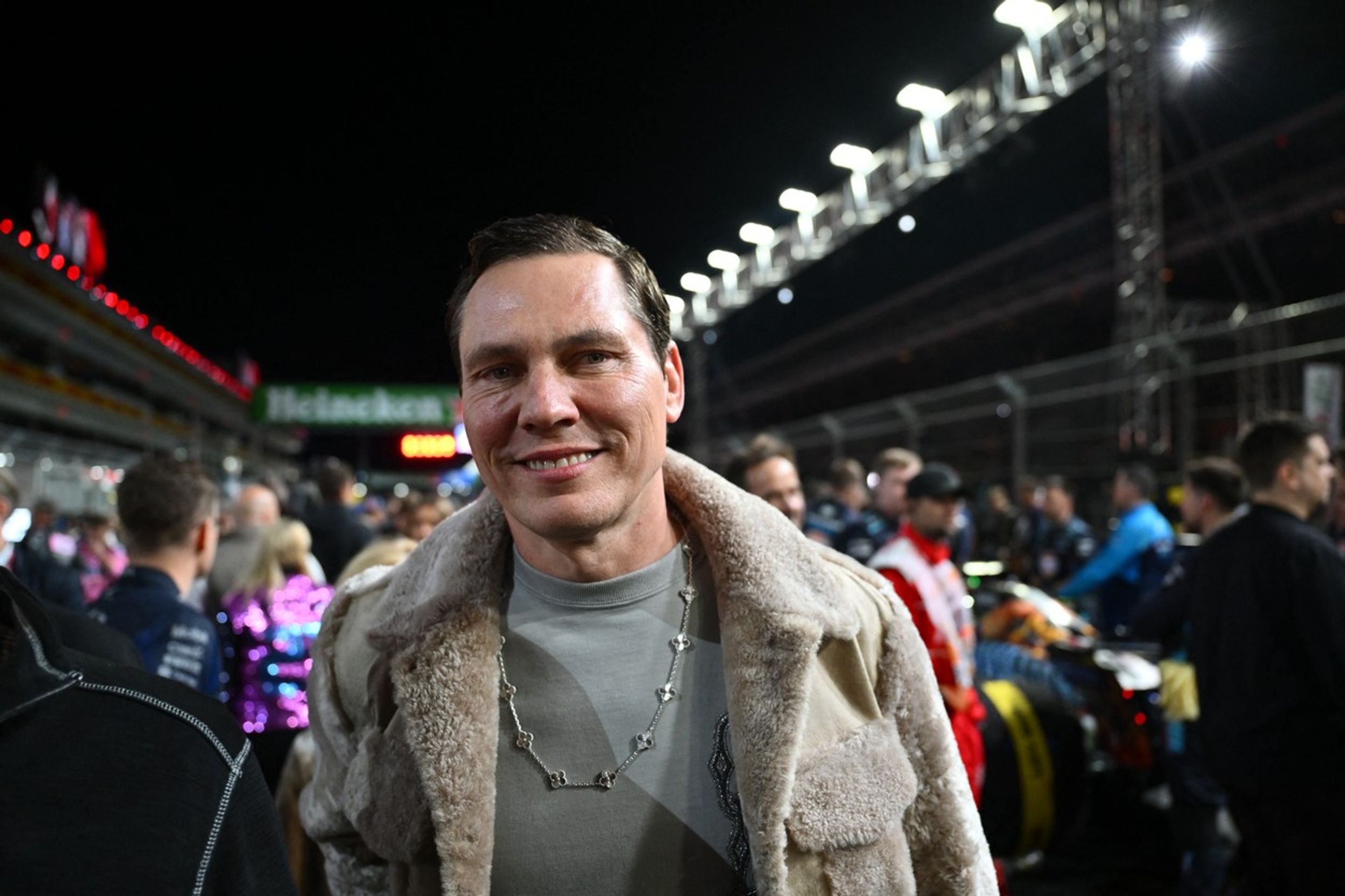 Slavný nizozemský DJ Tiësto - Hvězdy na závodě F1 v Las Vegas (10/12)