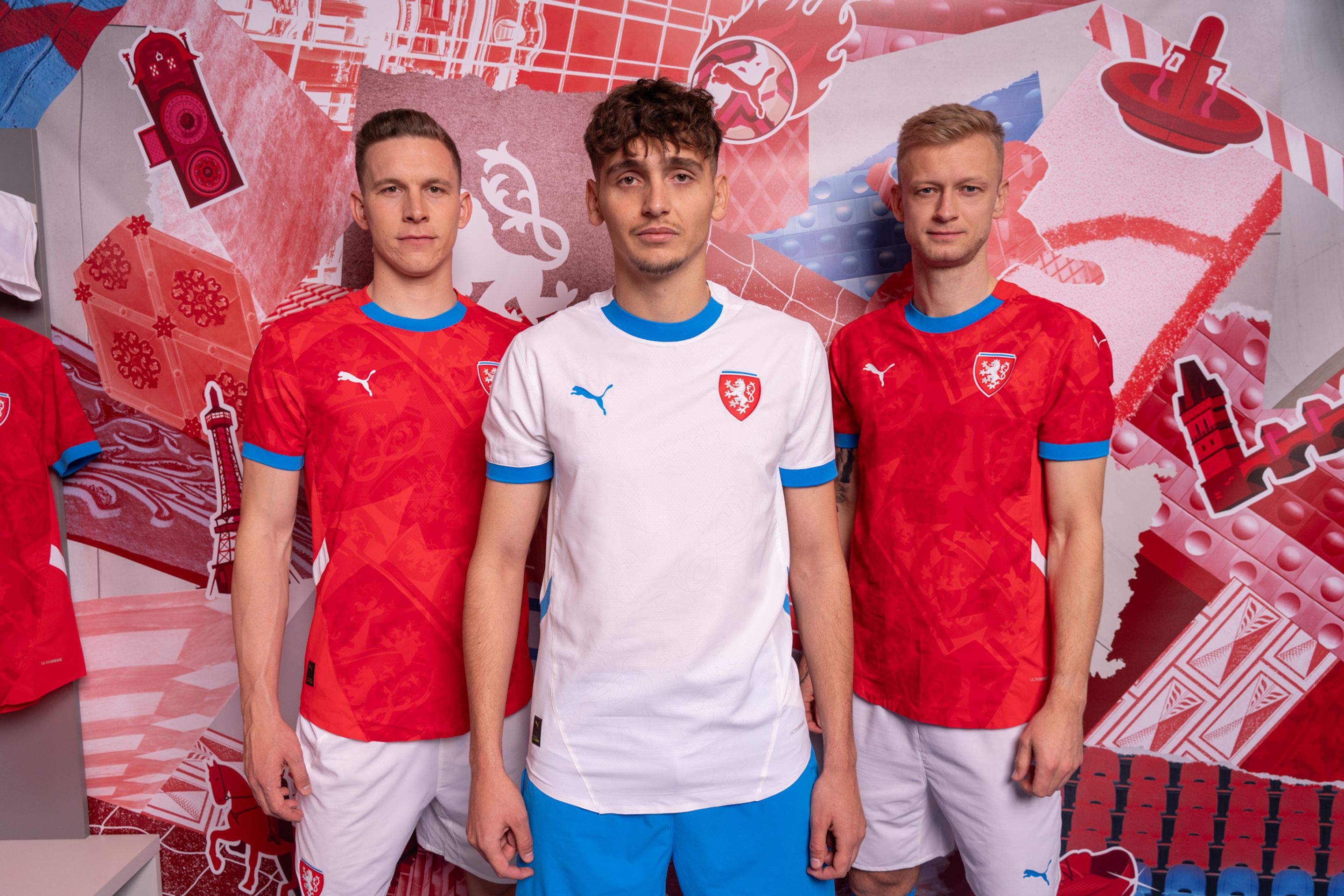 Lukáš Provod (vlevo), Mojmír Chytil (uprostřed) a Jaroslav Zelený v nových reprezentačních dresech - Nové dresy české fotbalové reprezentace (2/7)