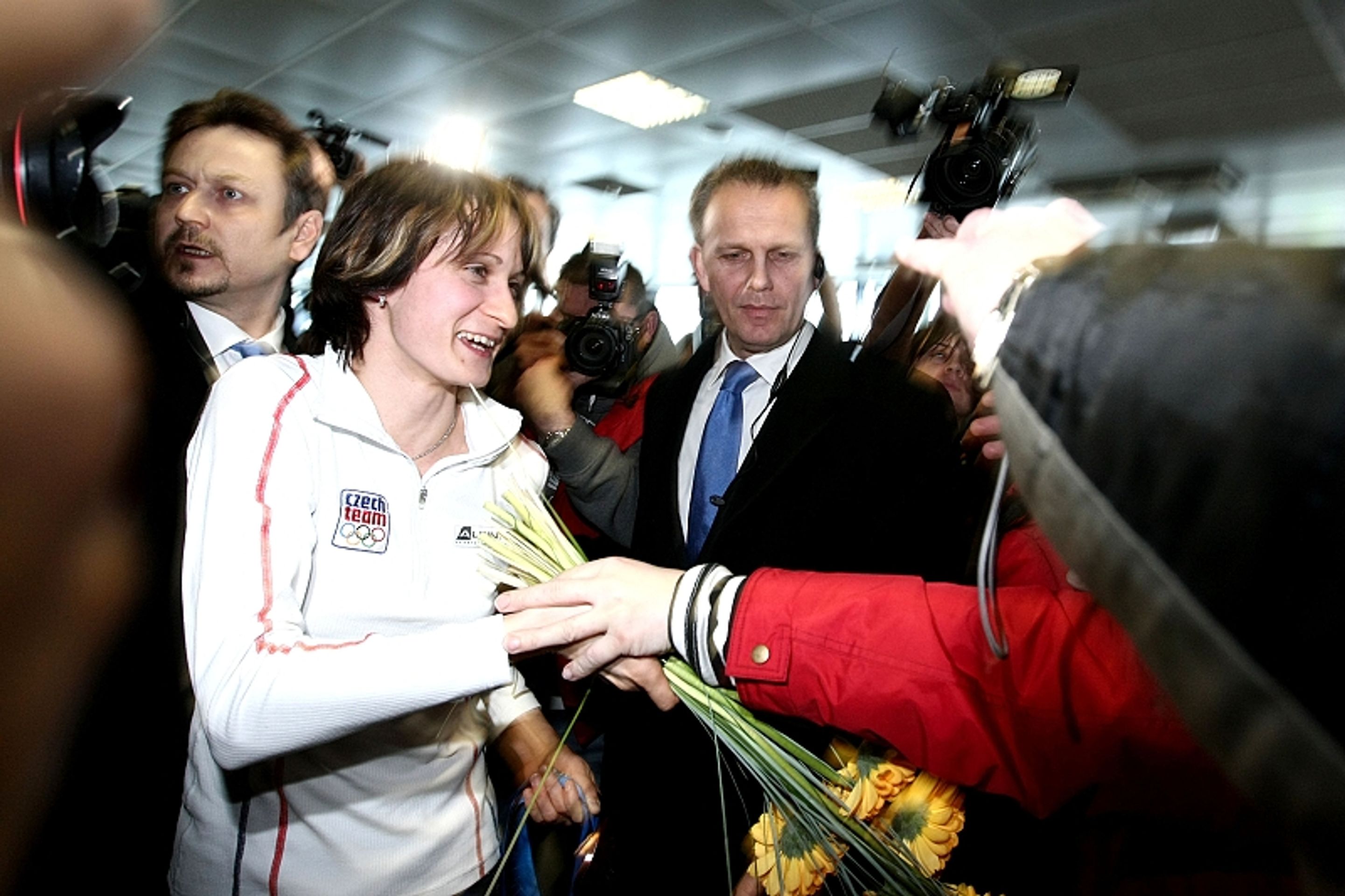Přílet českých olympioniků v čele s Martinou Sáblíkovou-6 - GALERIE: Olympionici v Česku (5/7)