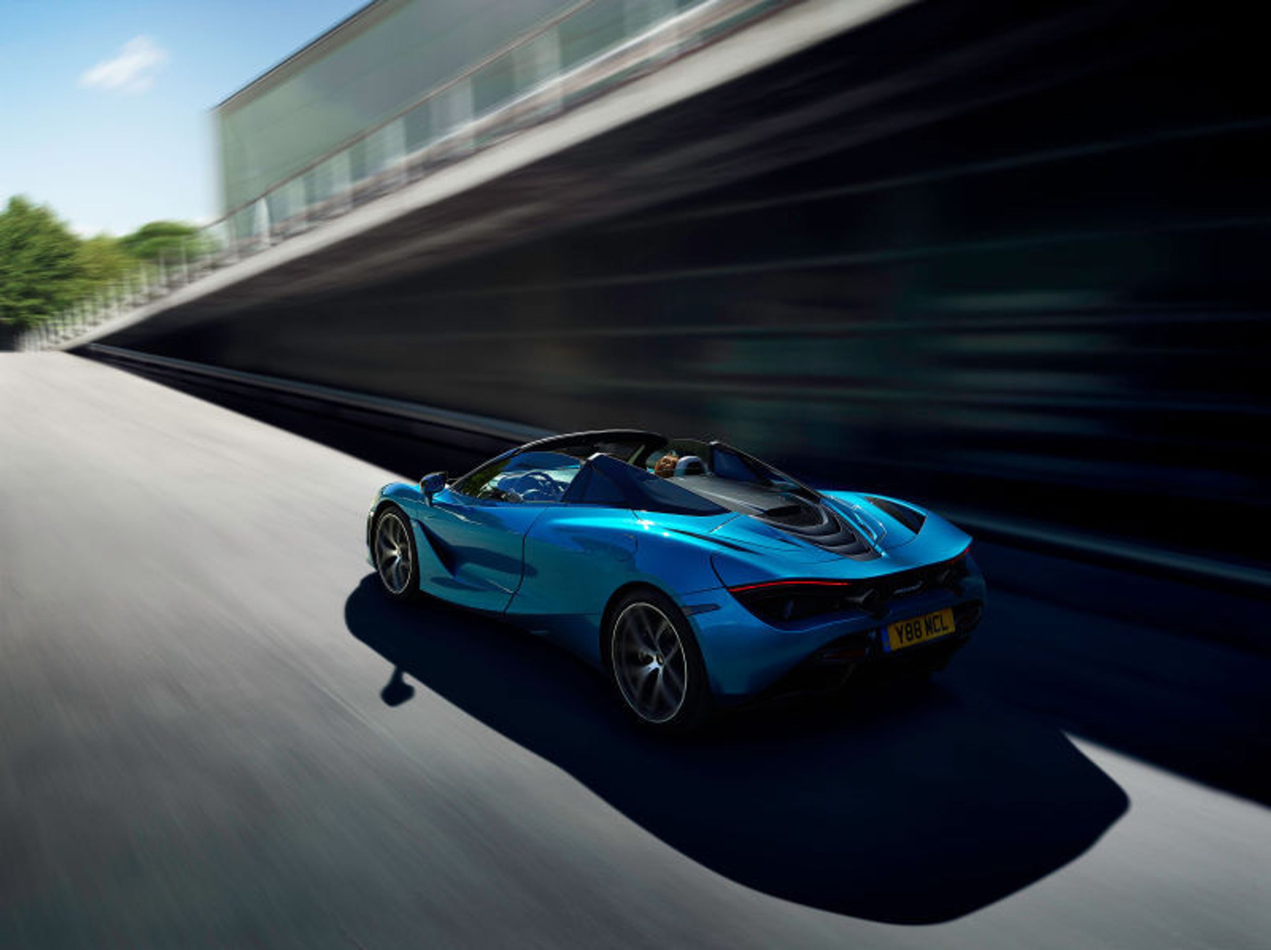 McLaren 720S Spider - 15 - Fotogalerie: Úžasný McLaren 720S Spider (8/10)