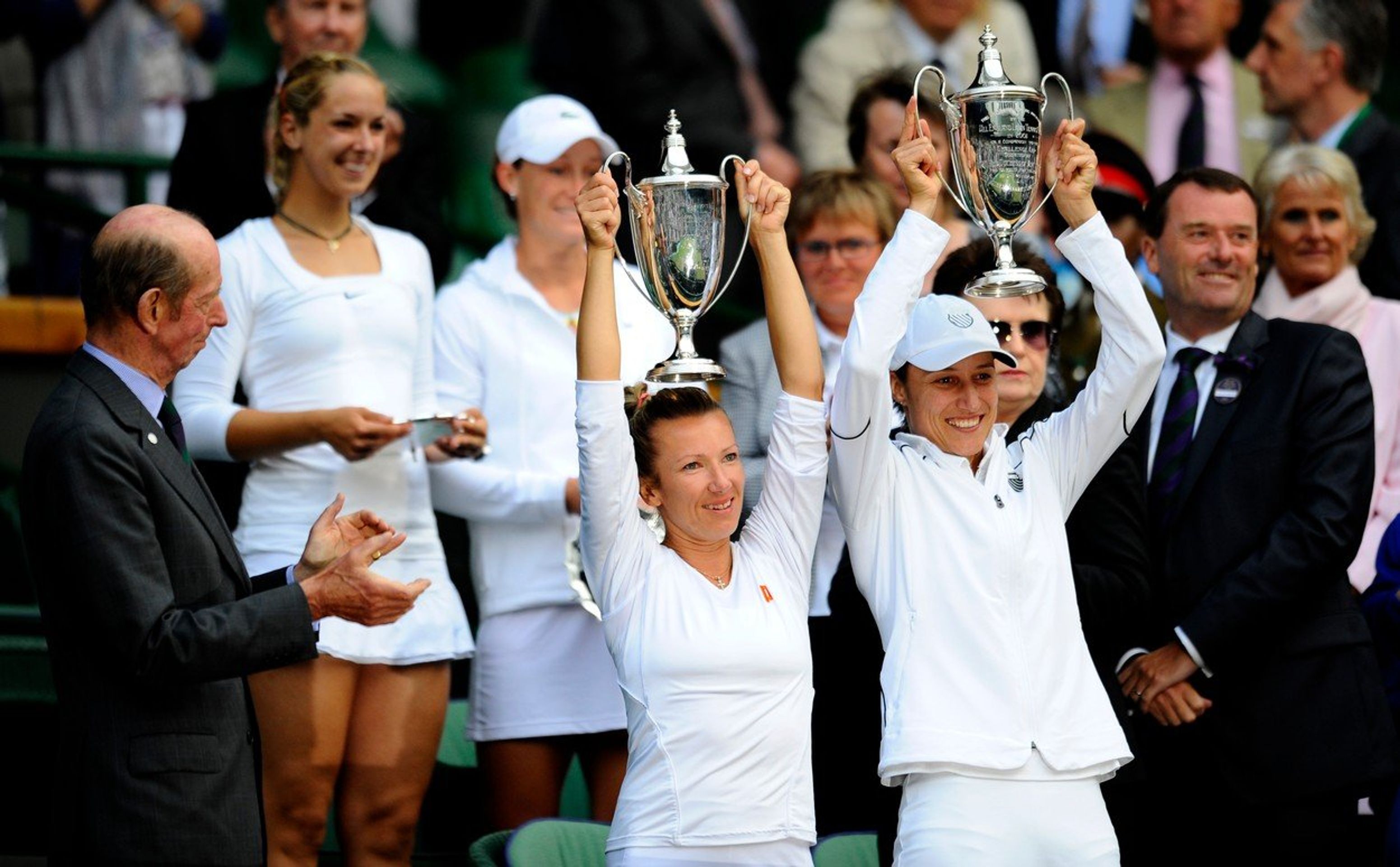 Květa Peschkeová se raduje z titulu na Wimbledonu - GALERIE: Květa Peschkeová je tenisovou stálicí (4/4)